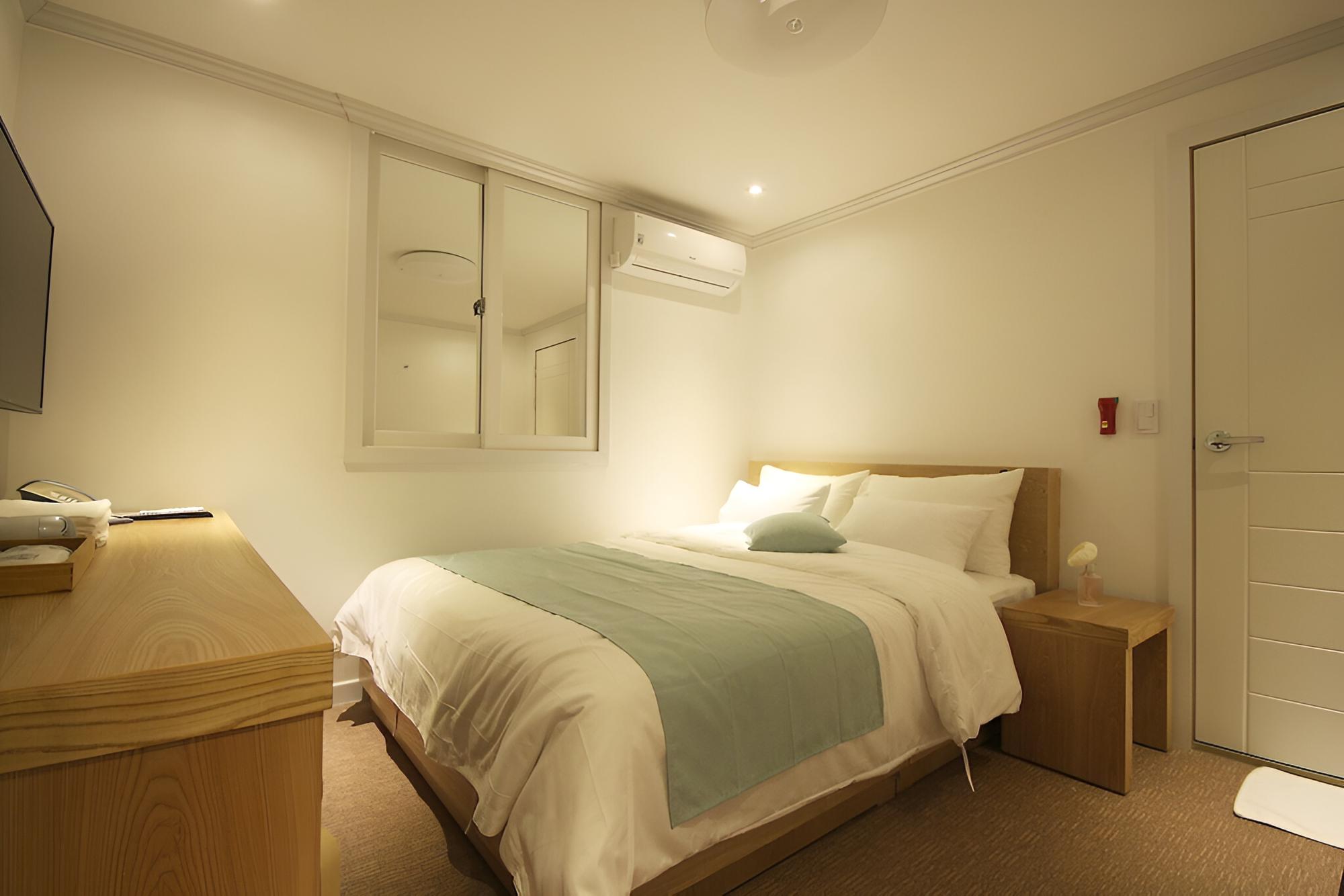 Room (Standard Room)