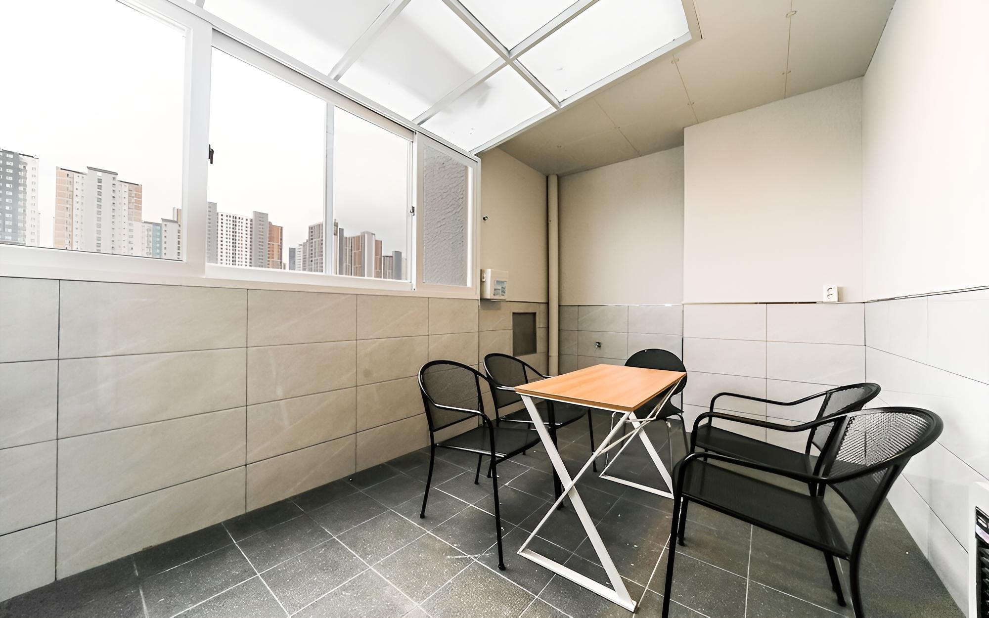 Room (Suite) - Photo 10