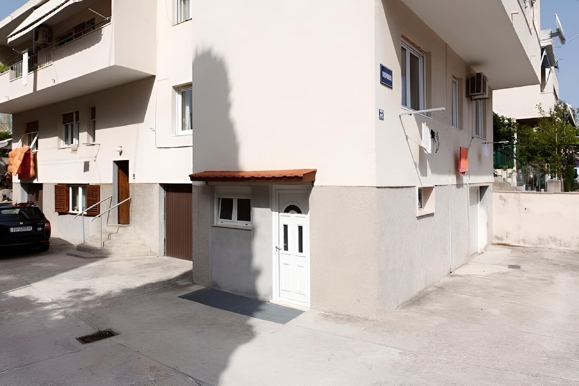 Studio (Marina - with parking - SA1(2))