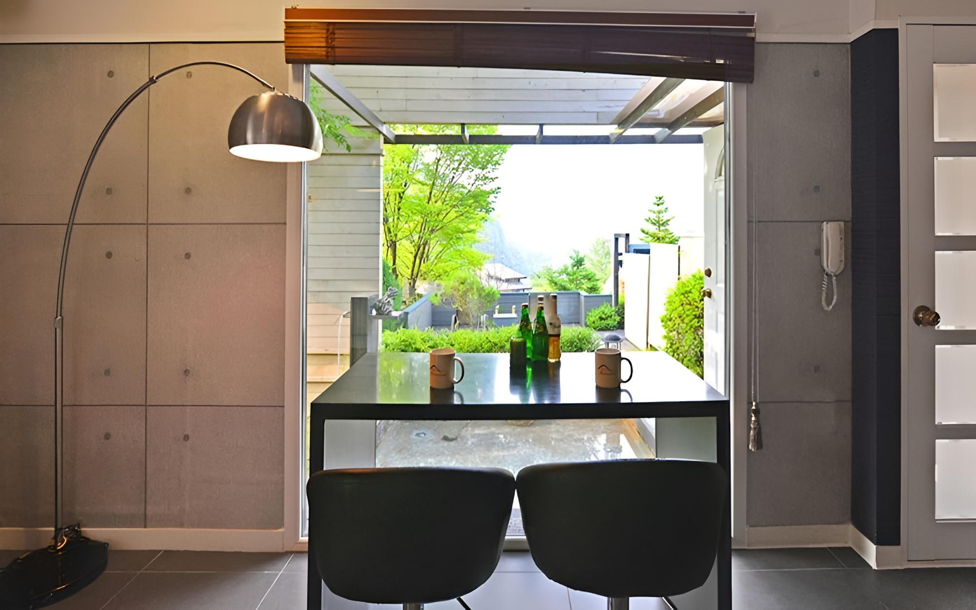 Room (Contemporary (Spa bath))