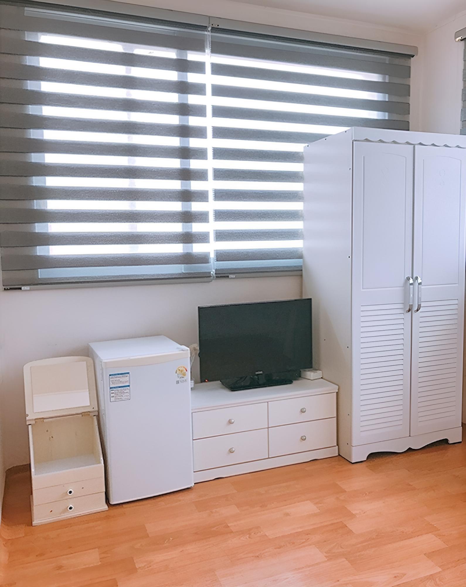 Room (Ondol Room)