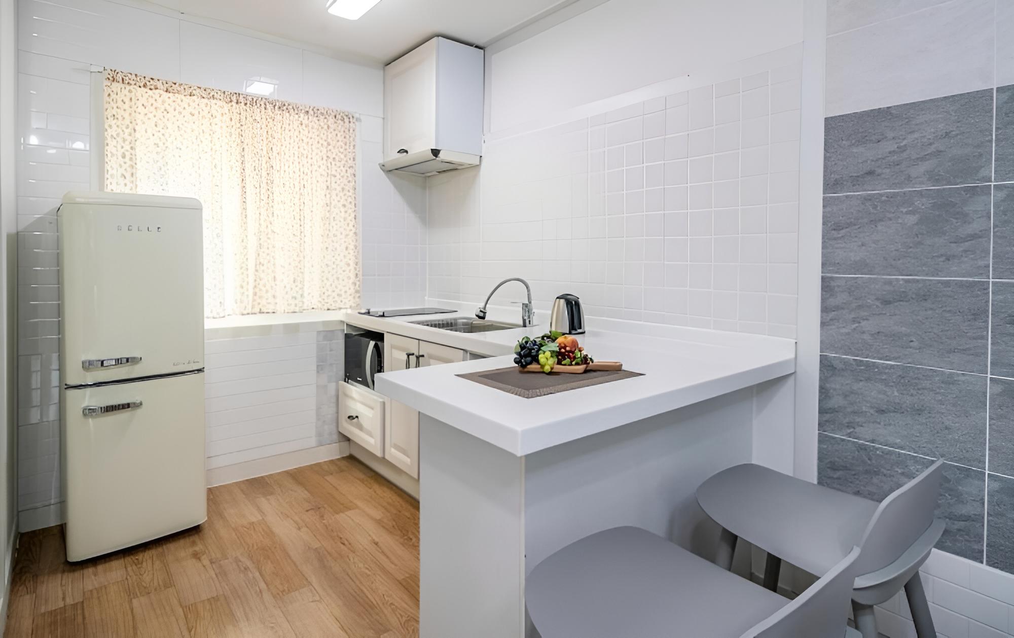Room (Odette (1st floor in front of adult p)
