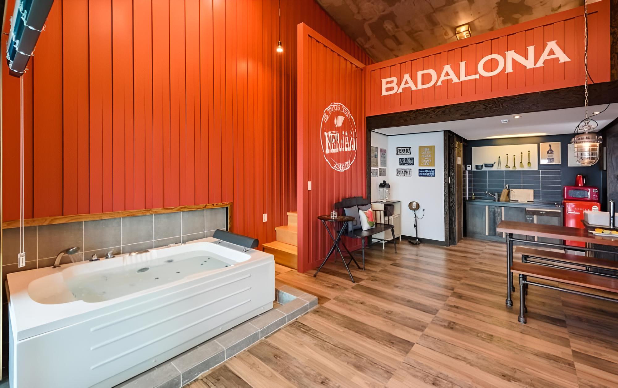 Room (B301 (Indoor Spa Duplex))