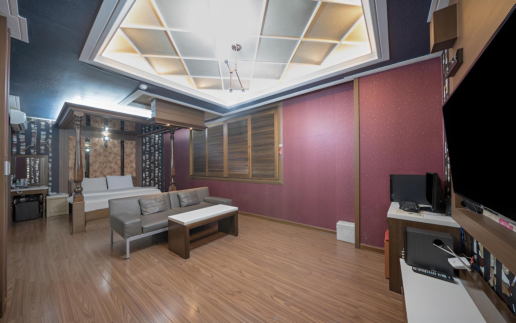Room (VIP room)