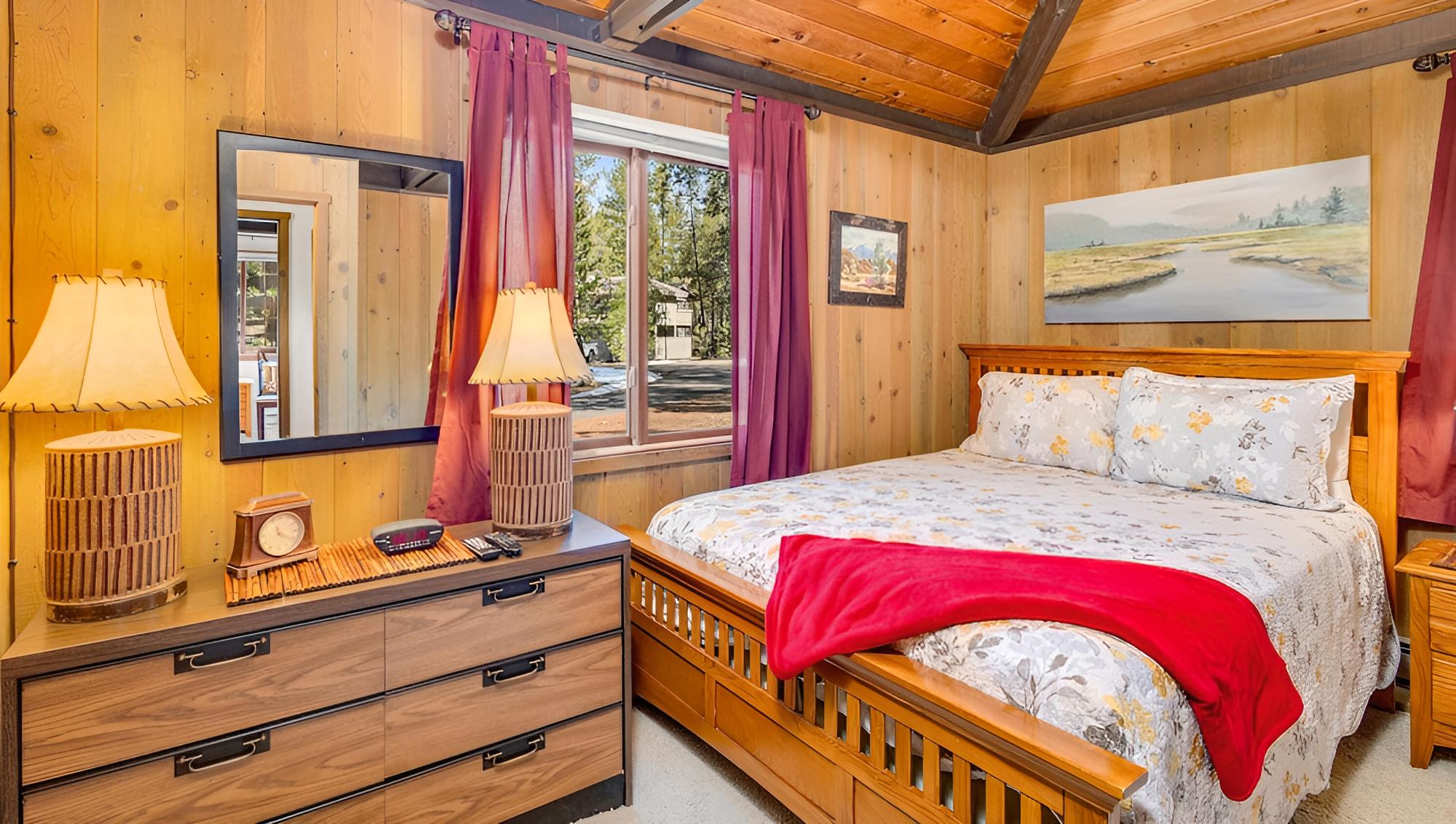 House, Multiple Beds (Muskrat - Unit 12)