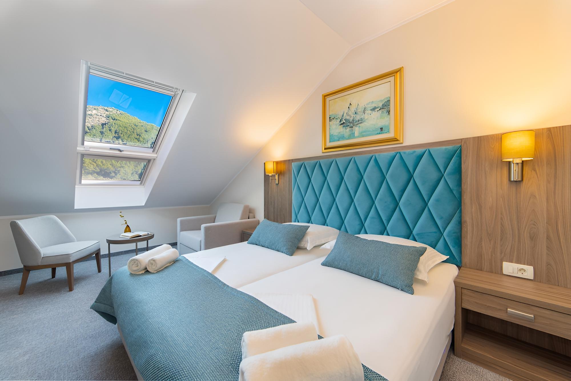 Economy Triple Room