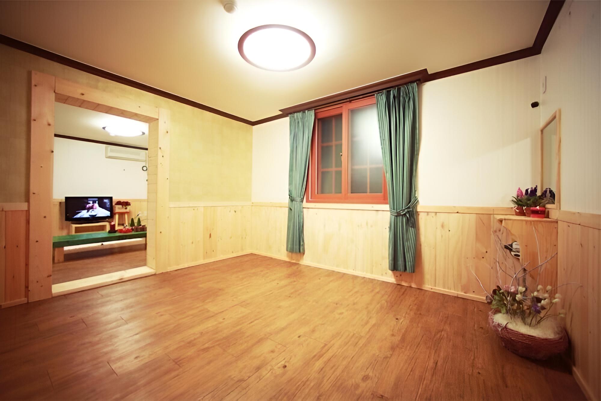 Room (Lemon grass)