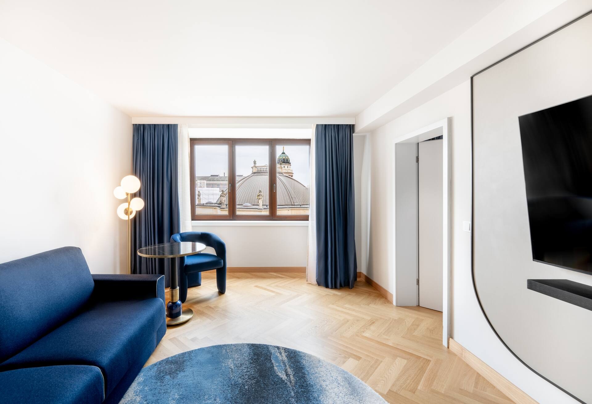 Executive Jnr Suite Dome View - Lounge Access