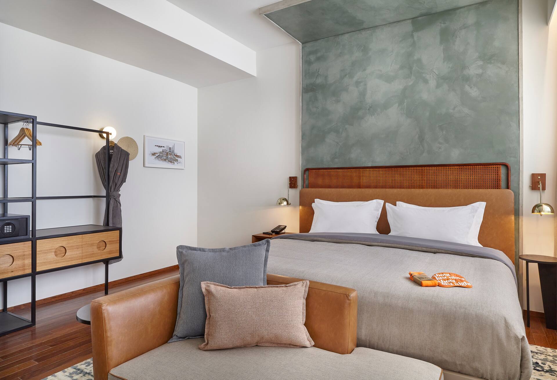 1 King Bed Premium Room