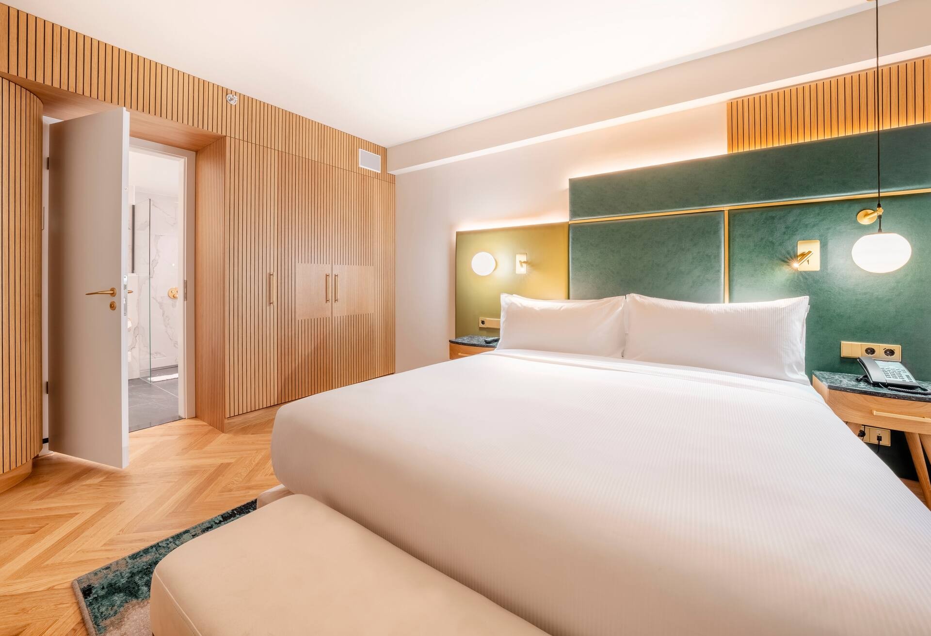 1 Bedroom Suite Kitchenette - Lounge Access thumbnail 6