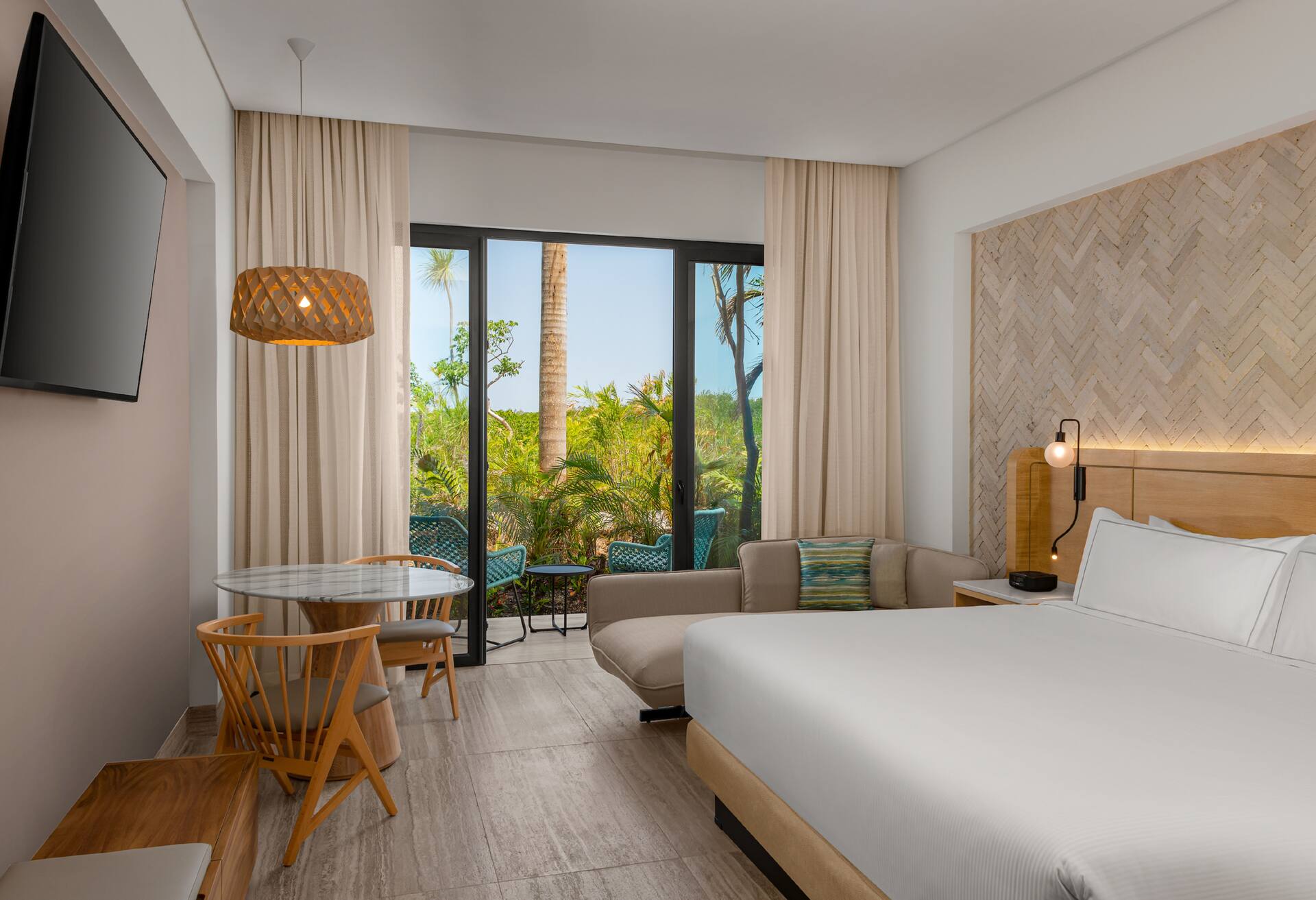 Available room thumbnail 5
