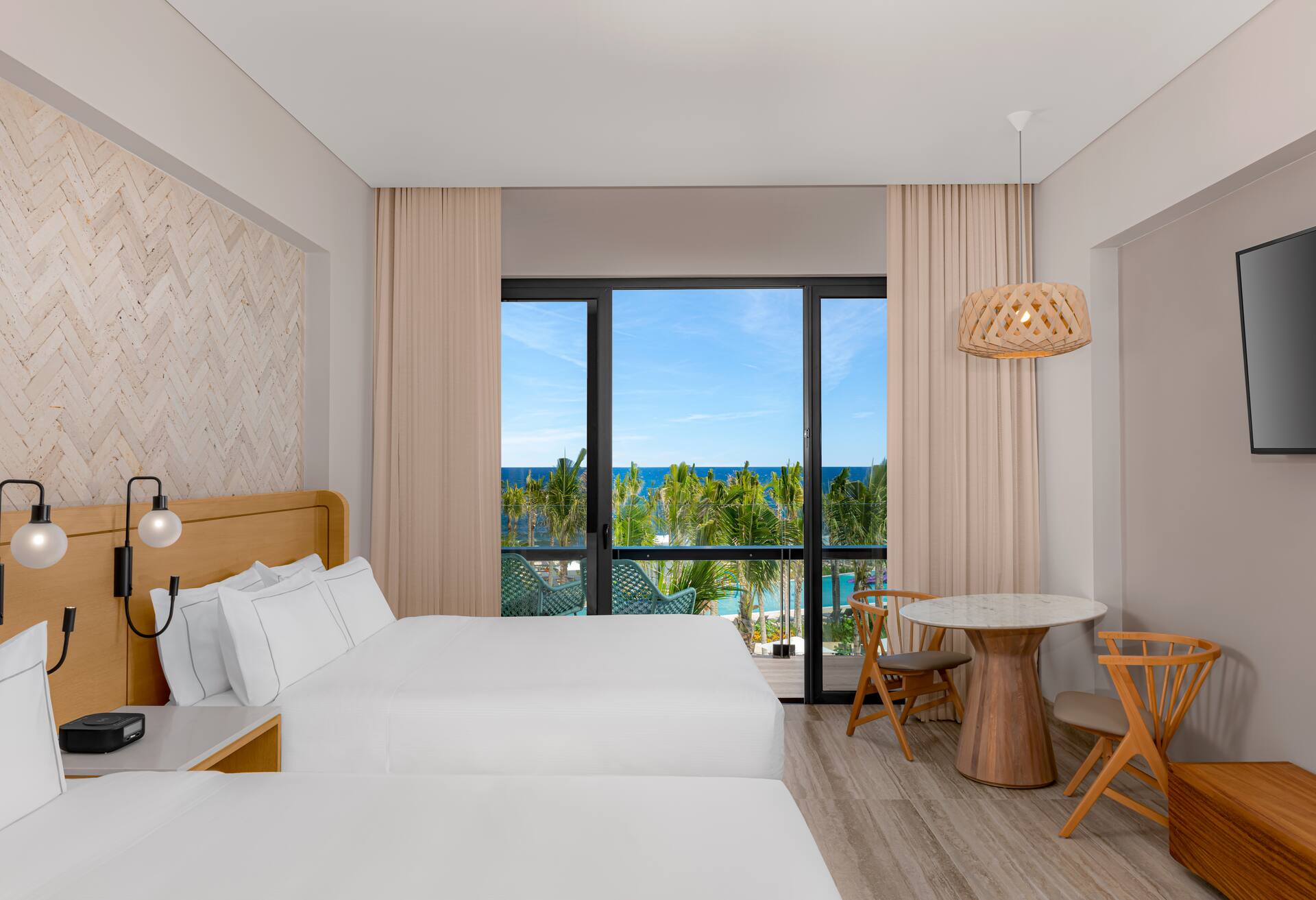 Family King Room with Ocean View thumbnail 6
