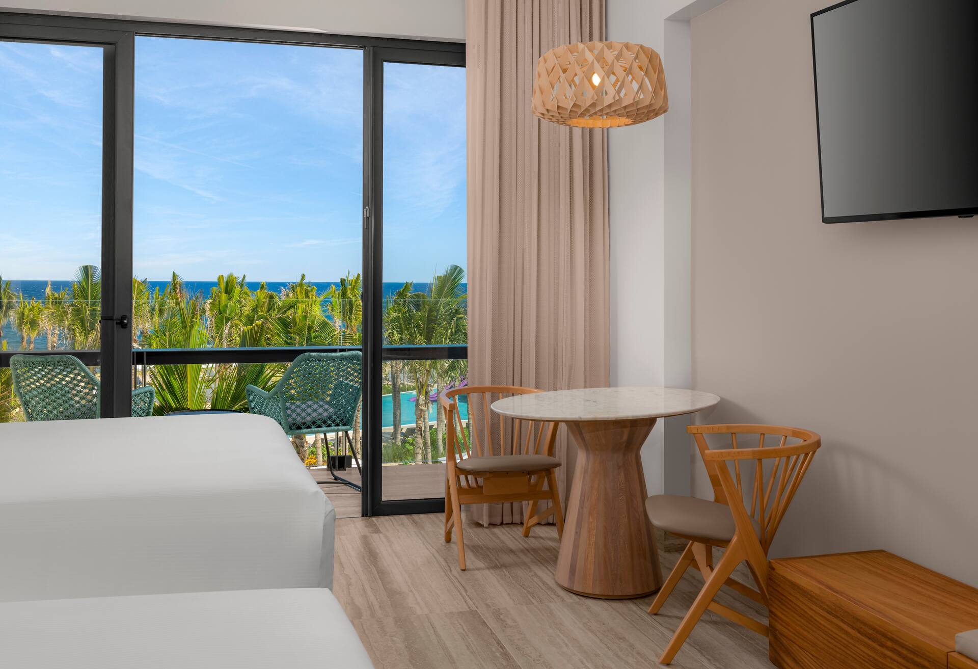Club Room, 2 Queen Beds, Nature View thumbnail 6