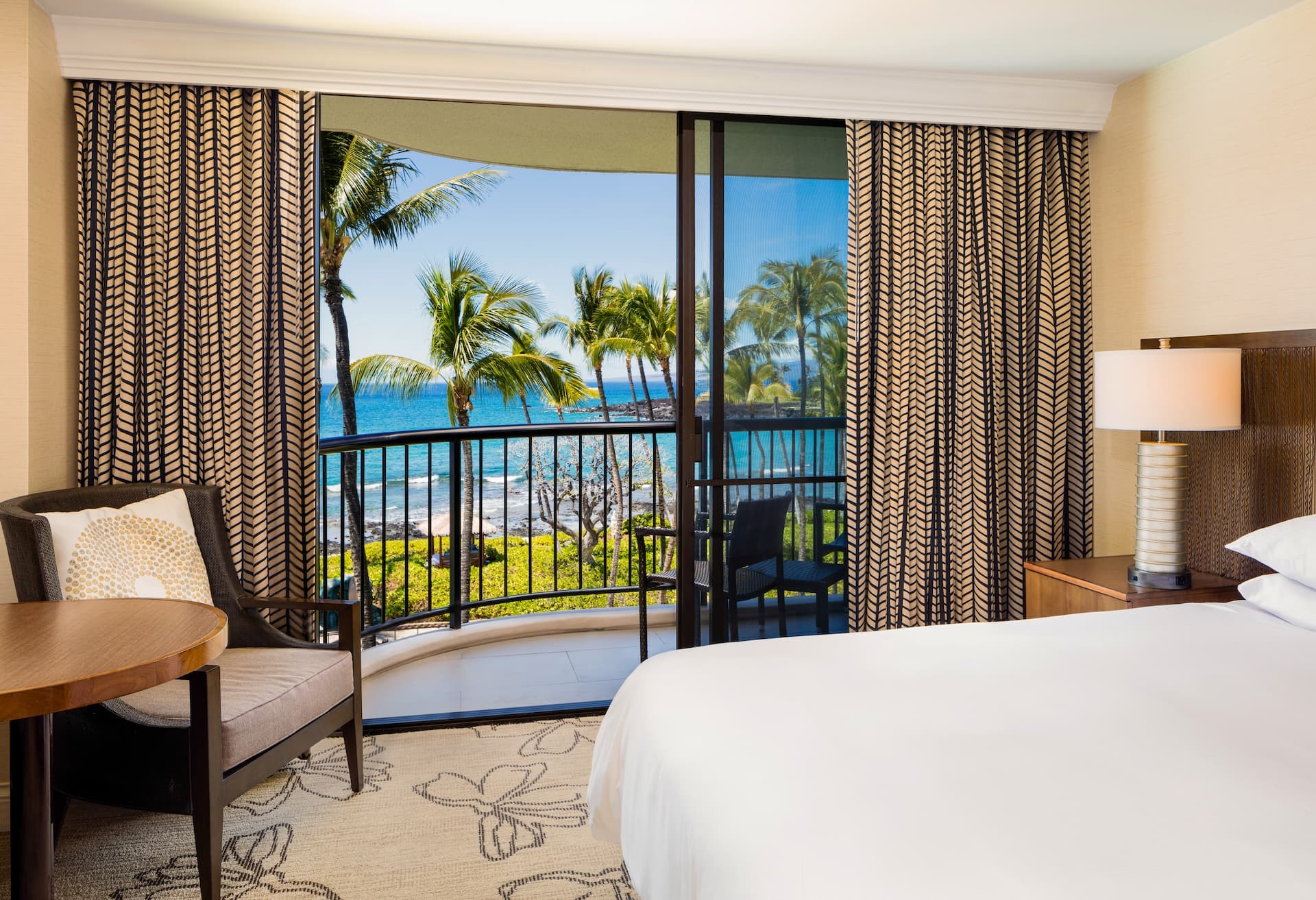 Makai Ocean Front 2 Queen Beds