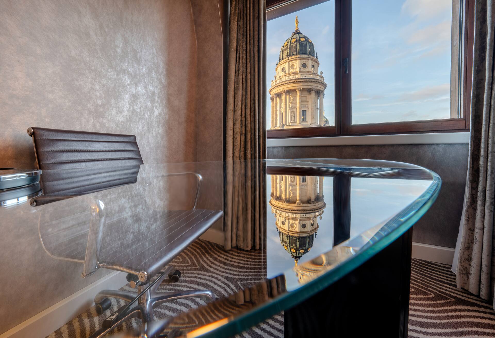 King Guest Room with Dome View