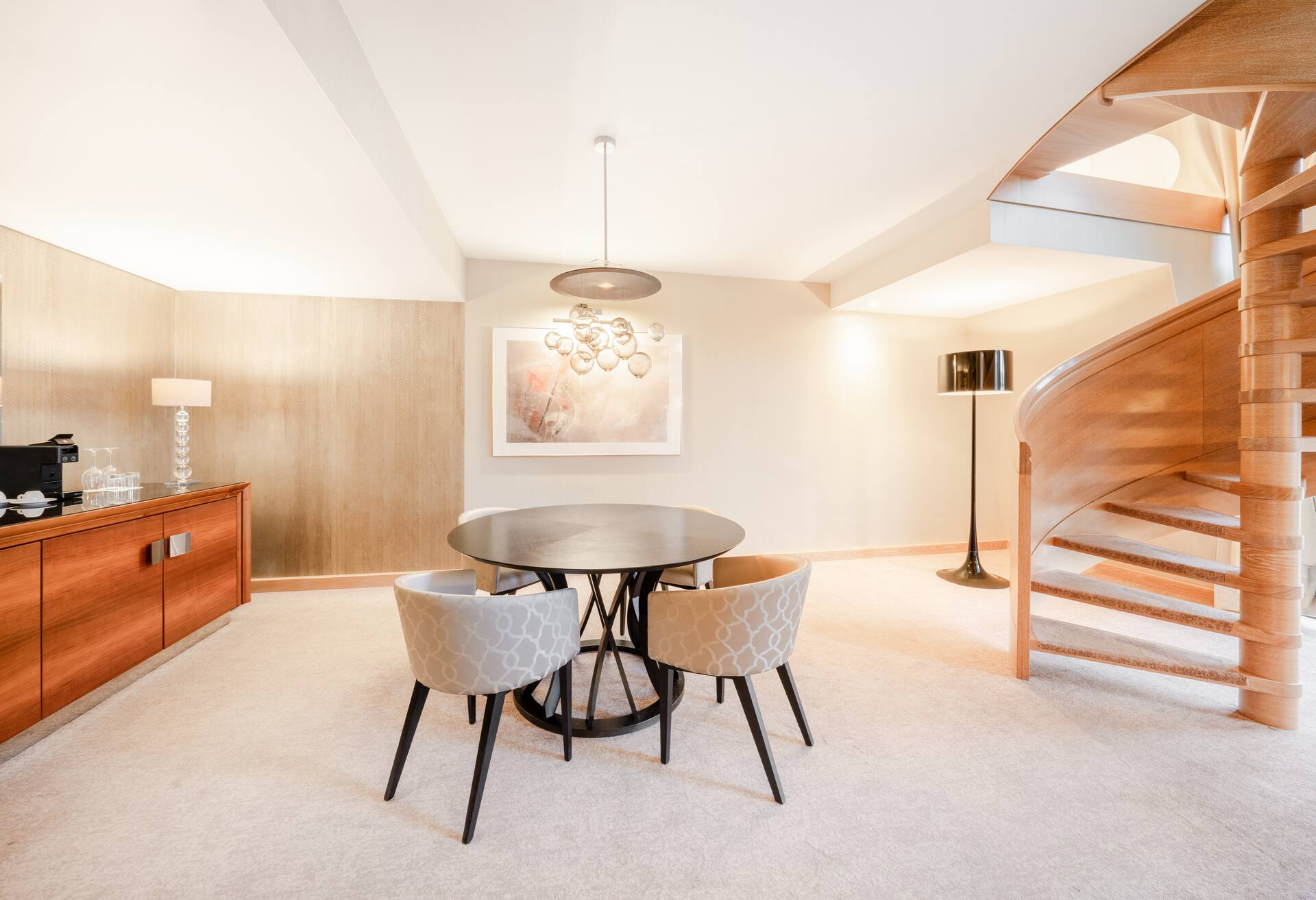 1 Bedroom Panoramic Suite - Lounge Access