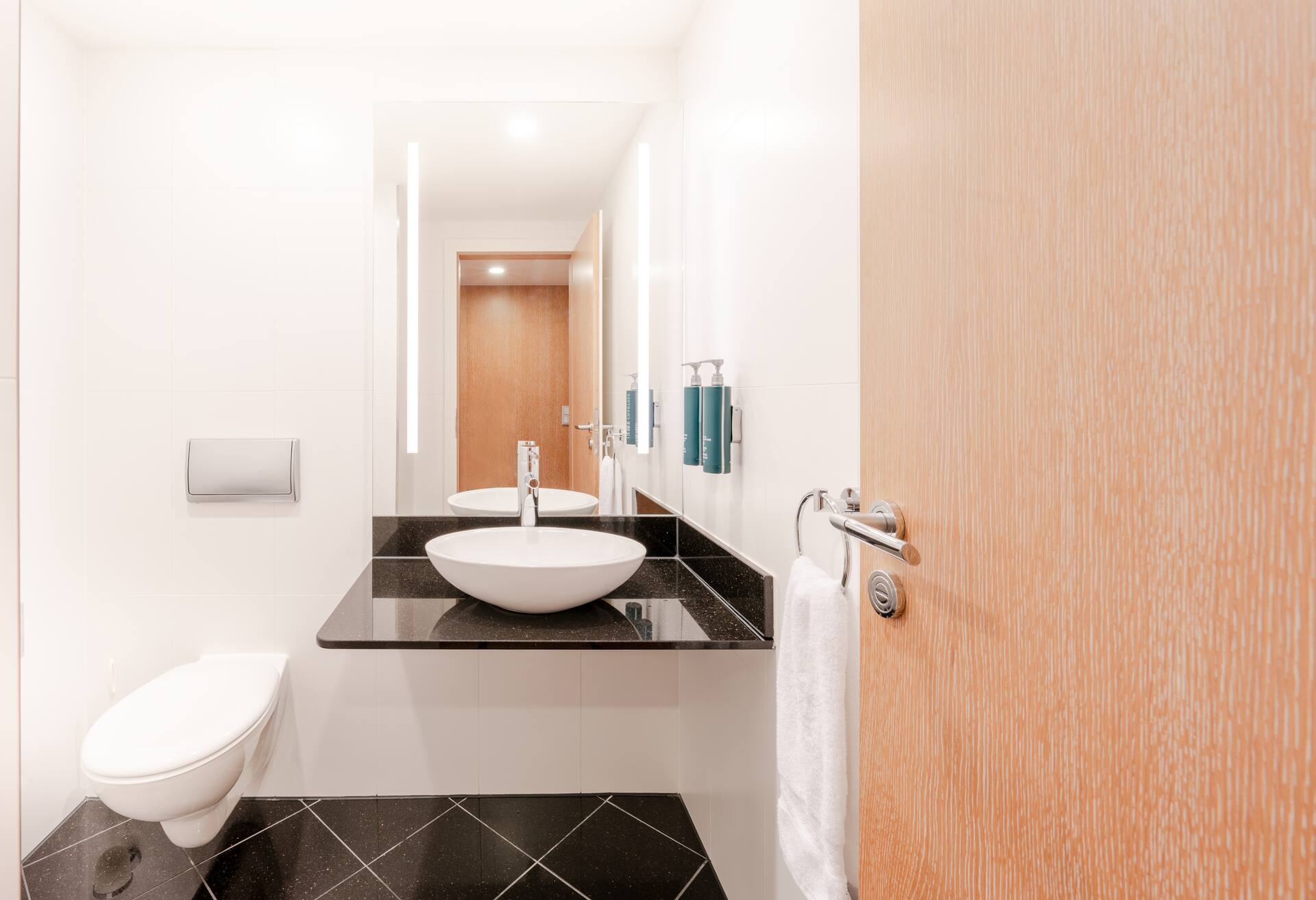 1 Bedroom Panoramic Suite - Lounge Access