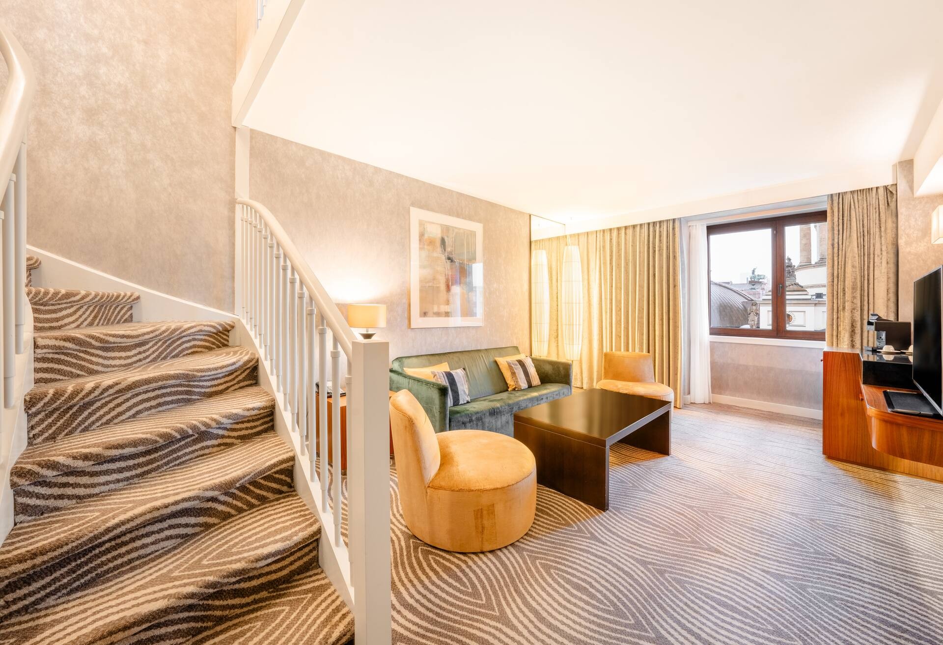 King Duplex Suite Dome View - Lounge Access