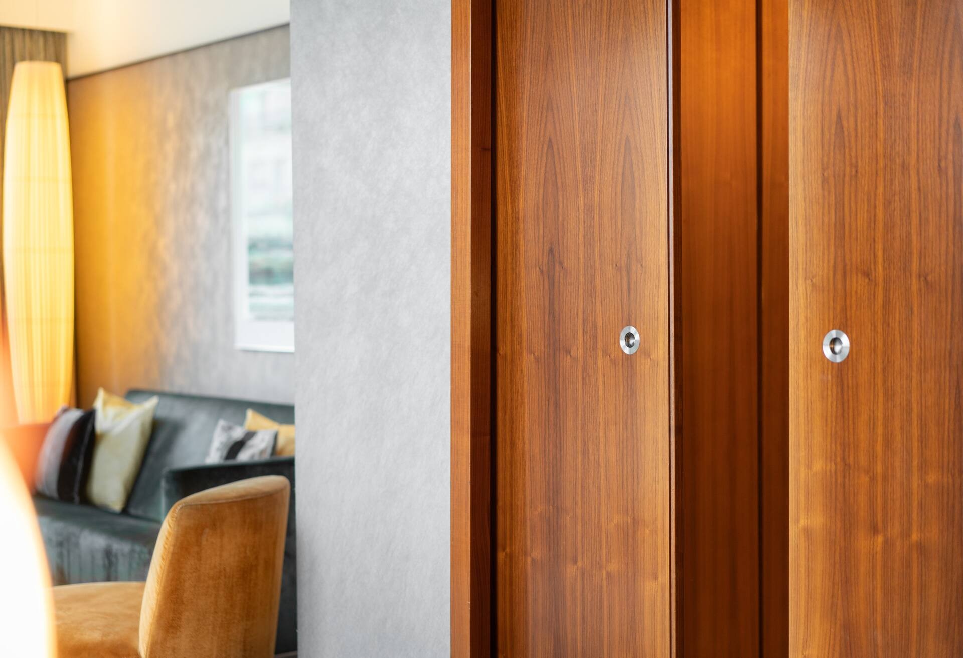 1 Bedroom Corner Suite - Lounge Access