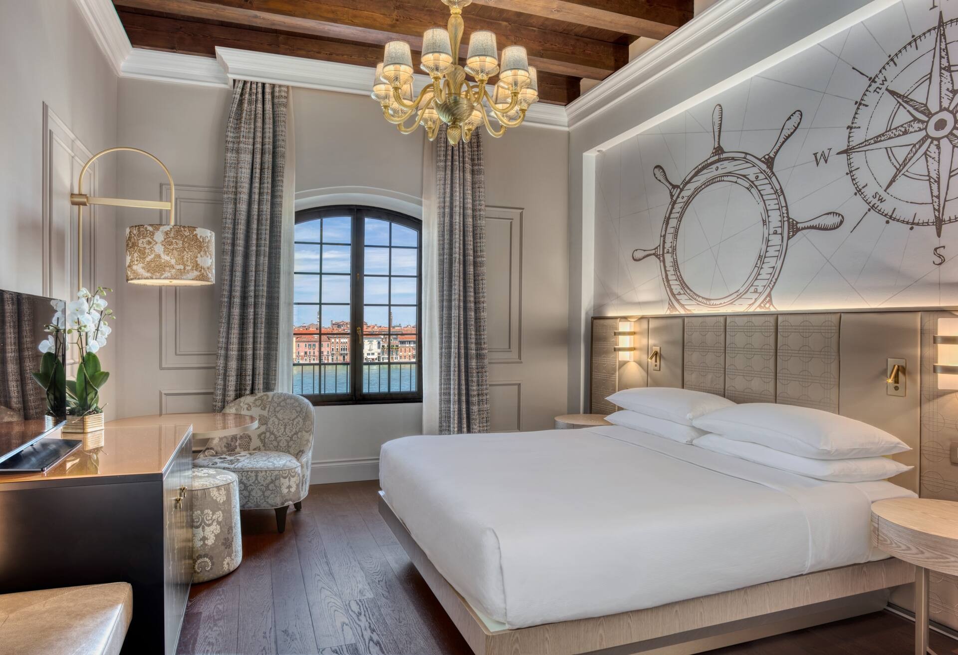 King Molino Executive with View of Venice