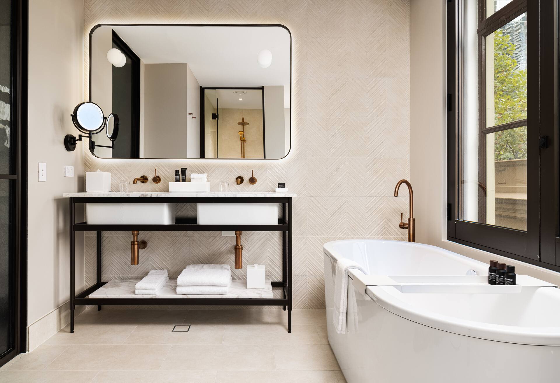 King Junior Suite with Lounge / Heritage Wing