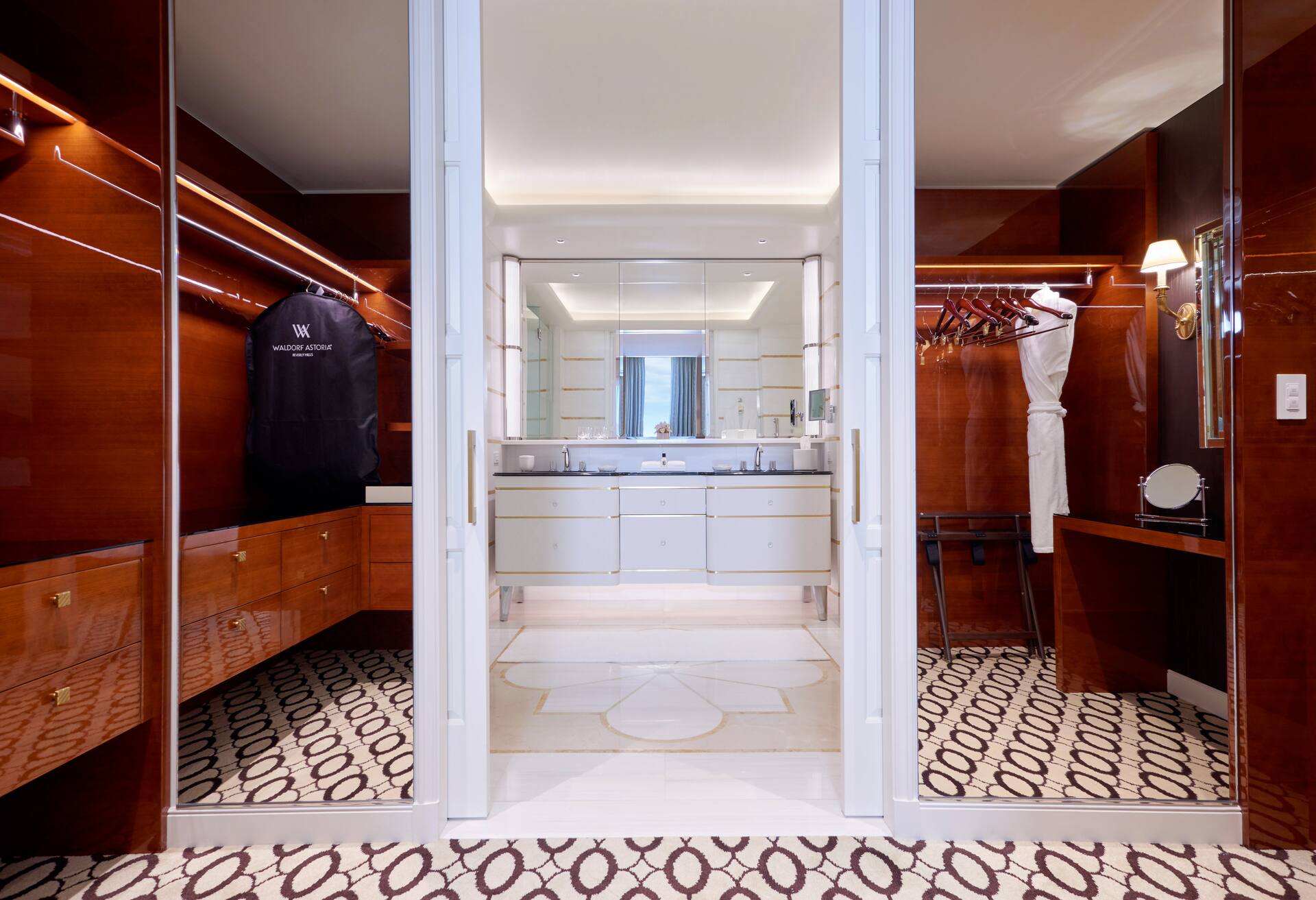 Hollywood Suite with Terrace and View