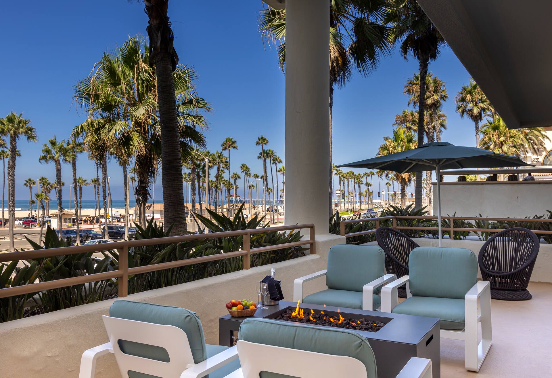 Oceanfront 1 Bedroom Deluxe Suite Mob Acc/ris photo 2