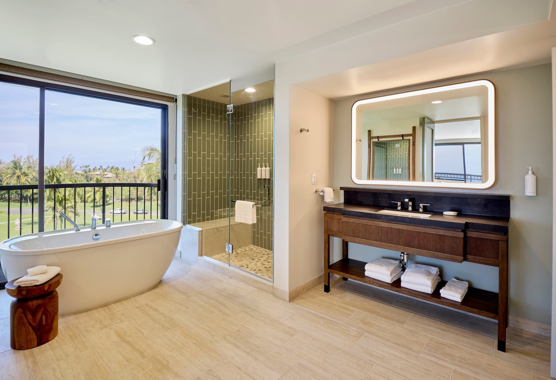 Palace Ocean View 1 Bedroom Suite 1 King Bed thumbnail 5