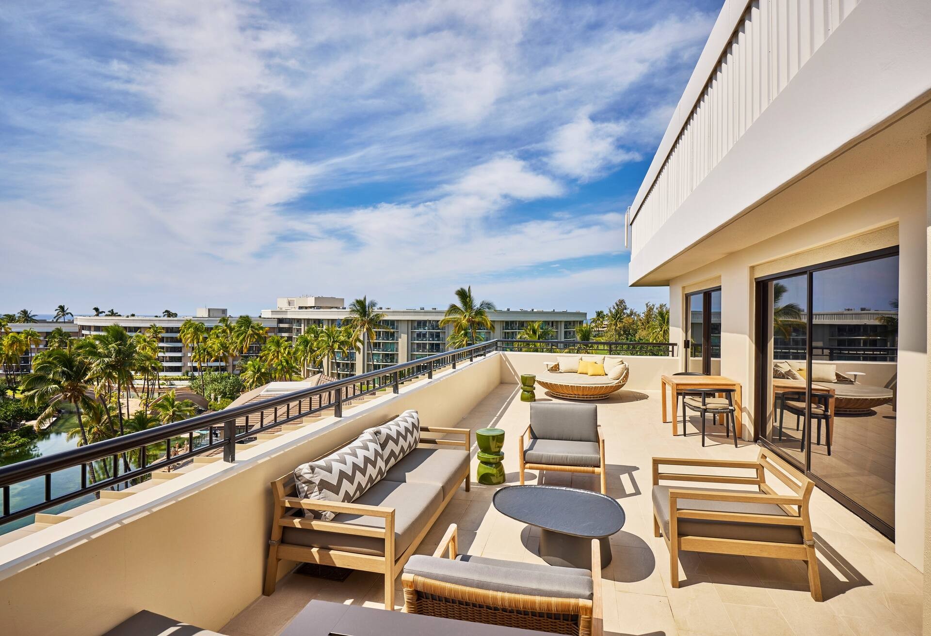 Palace Ocean View 1 Bedroom Suite 1 King Bed