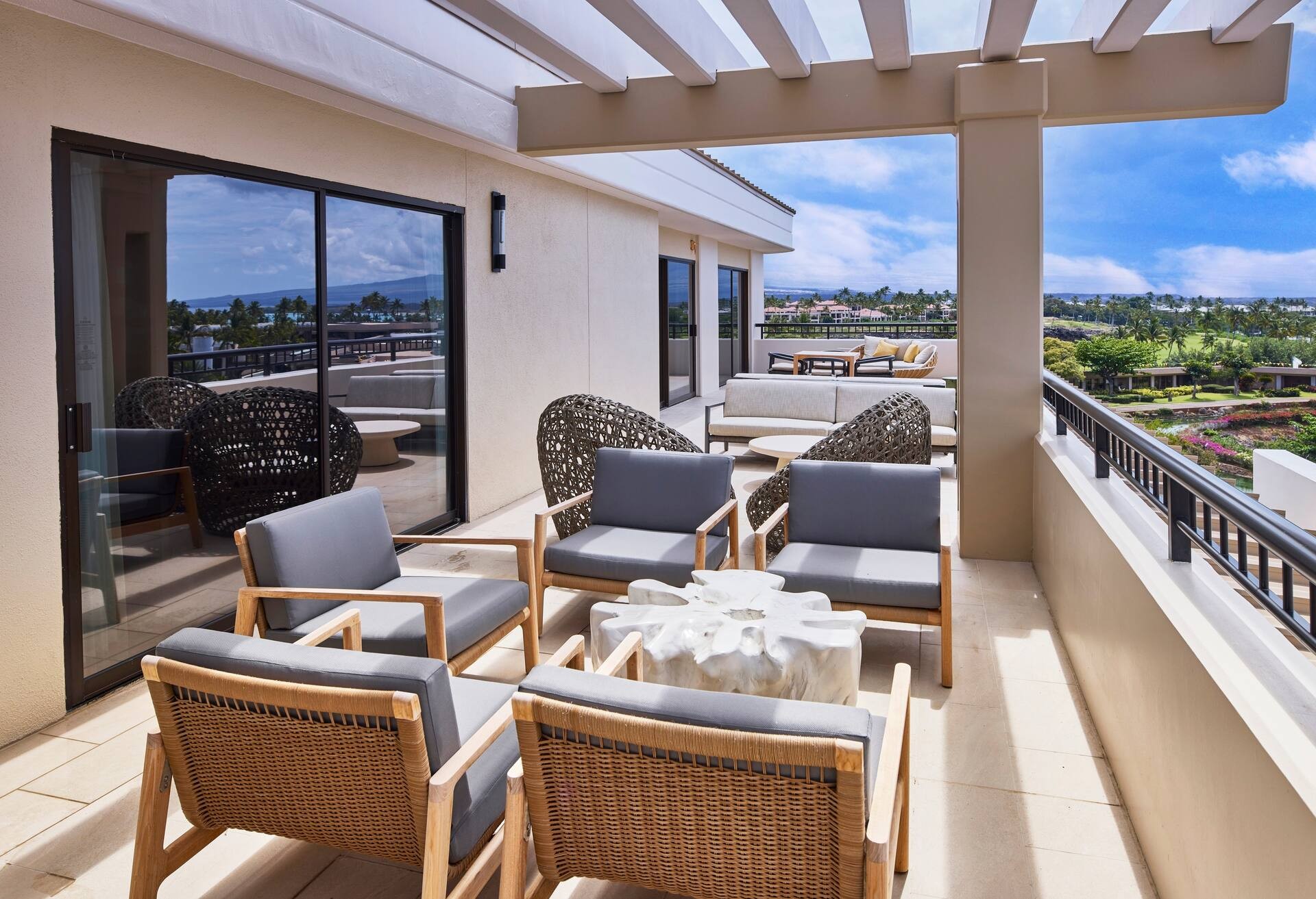 Palace Presidential Suite Ocean View 1 King thumbnail 5