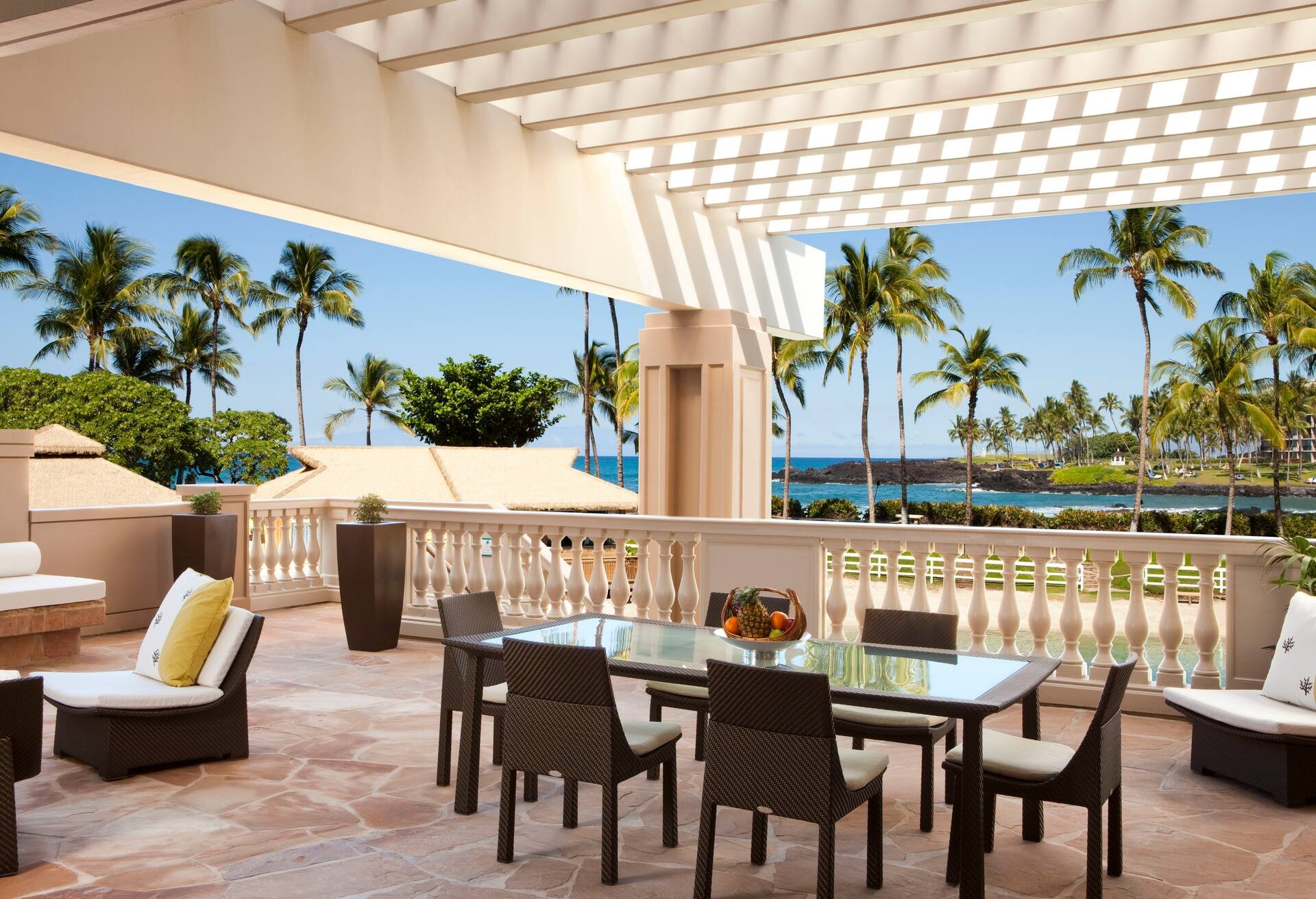 Makai Owner Suite Ocean View 1 King Bed thumbnail 6