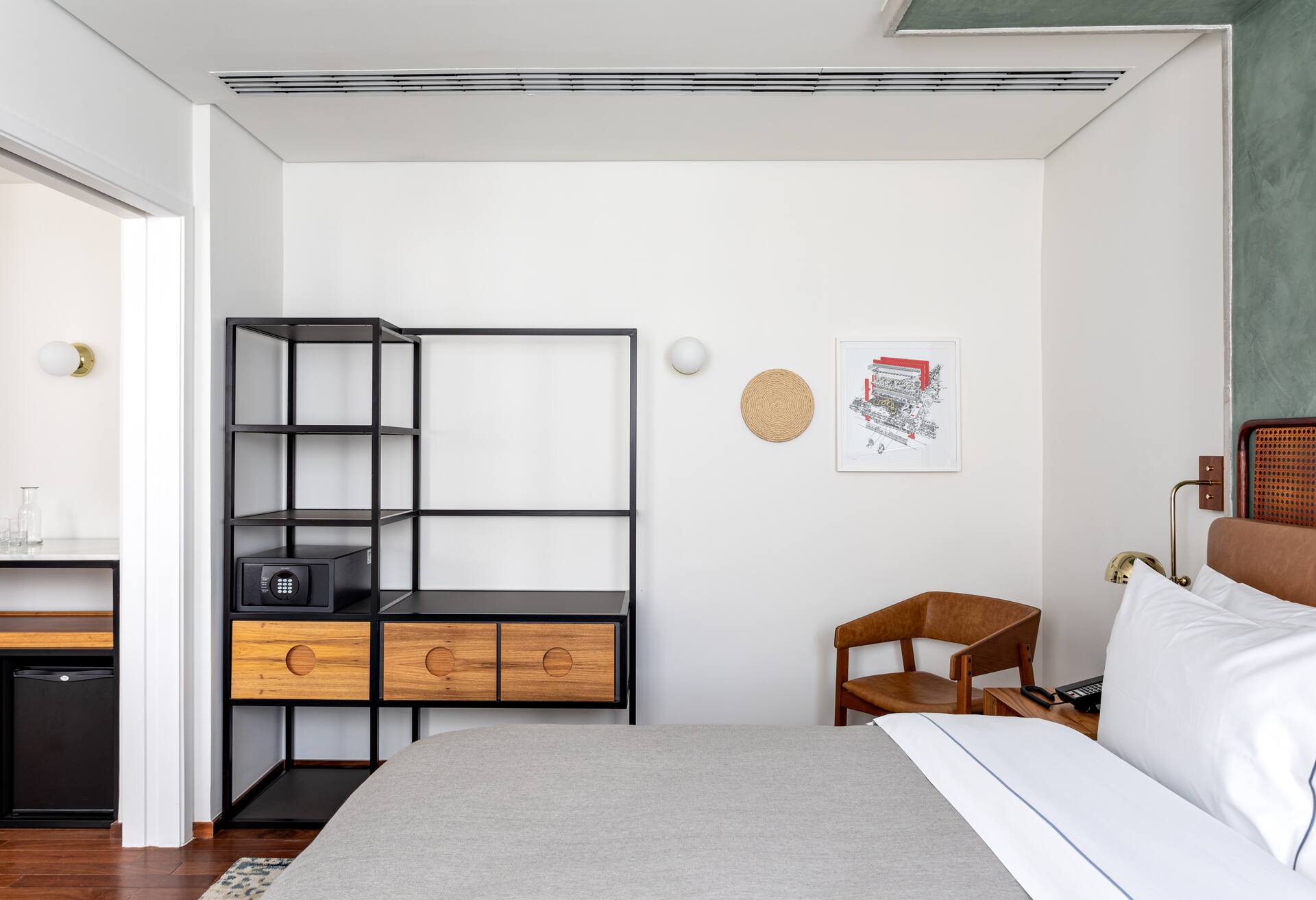 1 King Bed Premium Room thumbnail 5