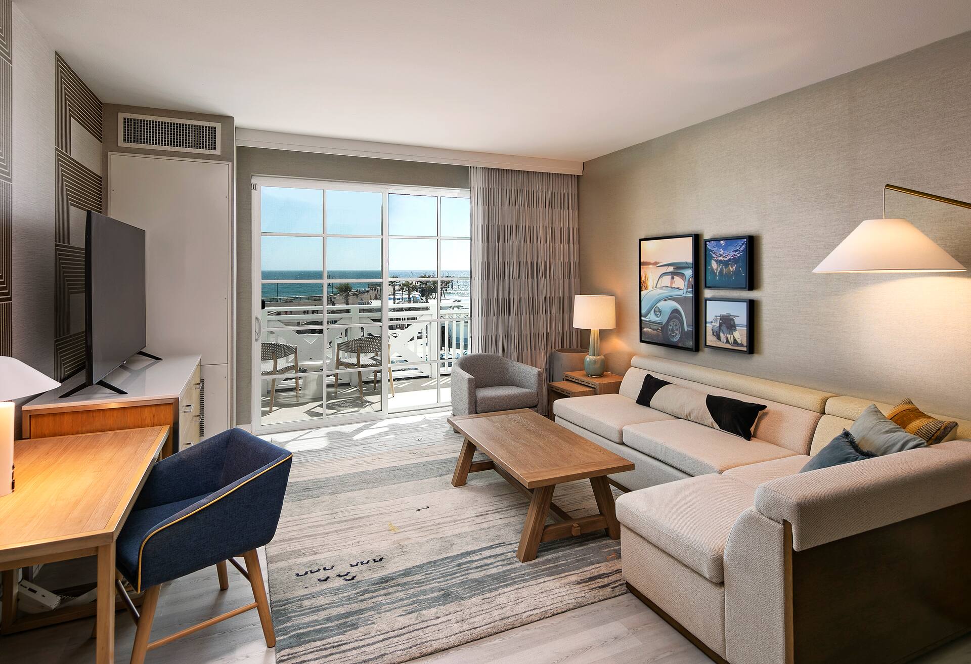 Ocean View King 1 Bedroom Balcony Suite photo 2