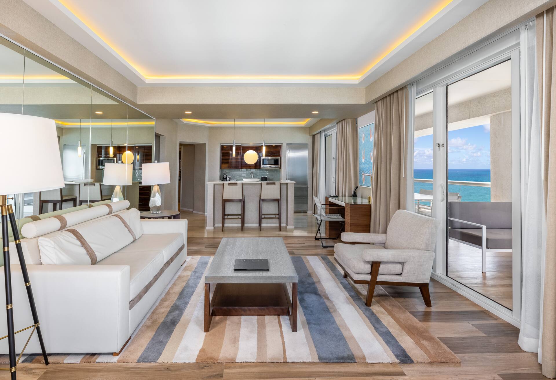 2 Bedroom Residence Intracoastal/ocean View