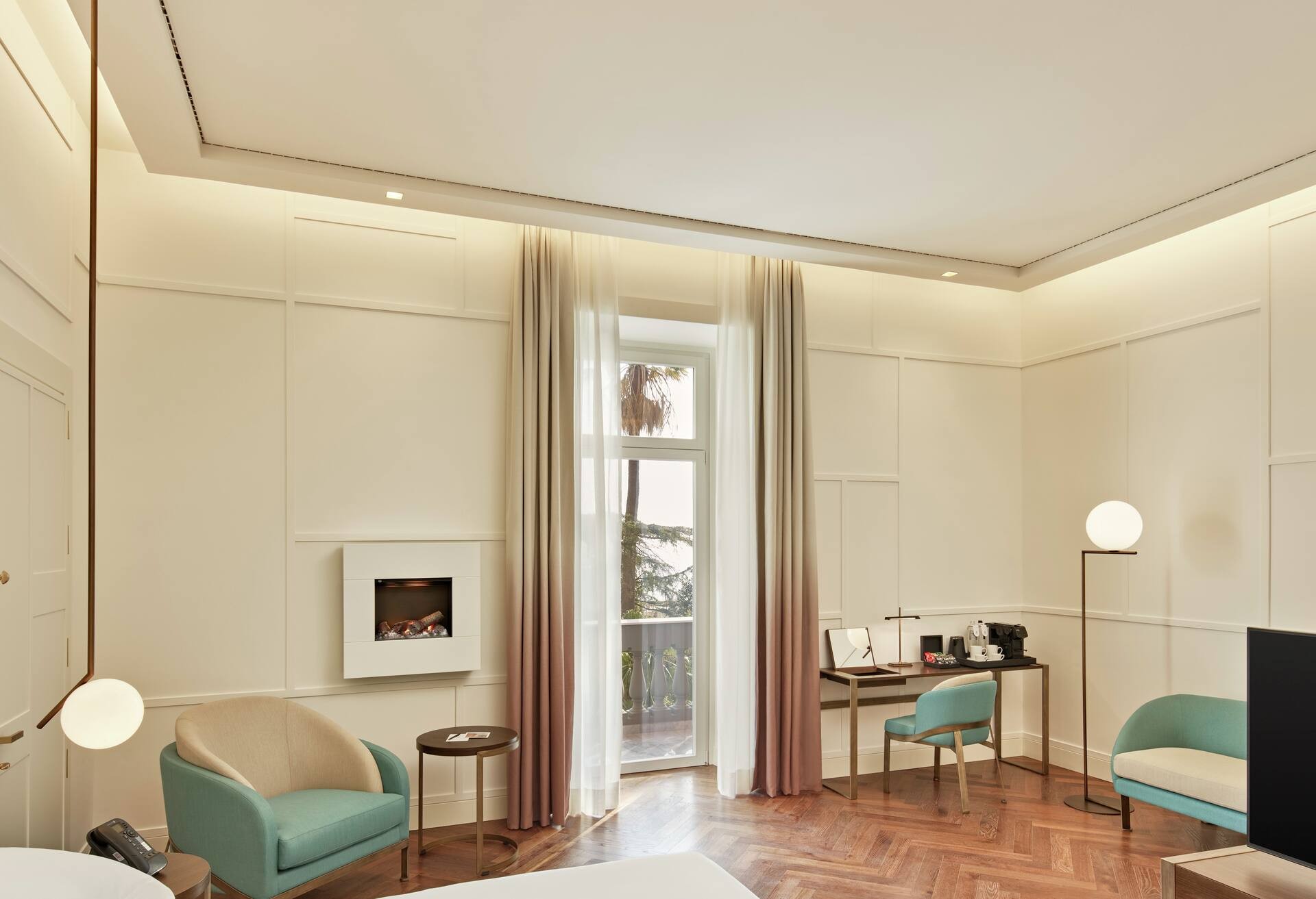 King Junior Suite with Fireplace