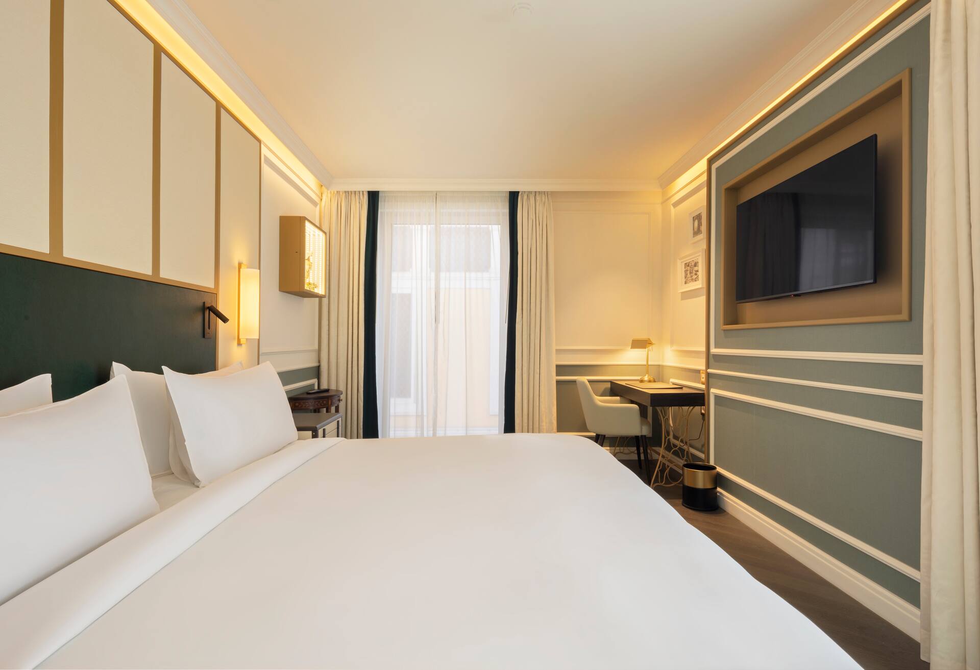 King Premium Corner Room