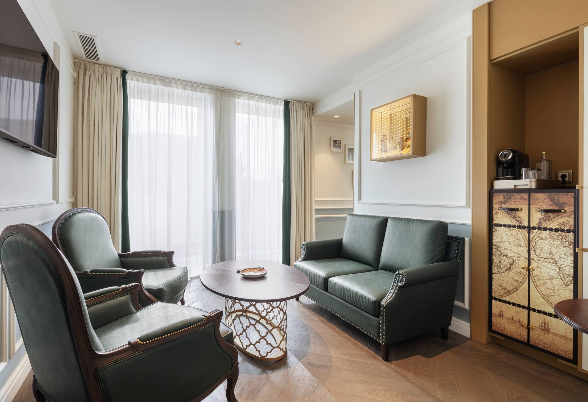 The Emerald Suite