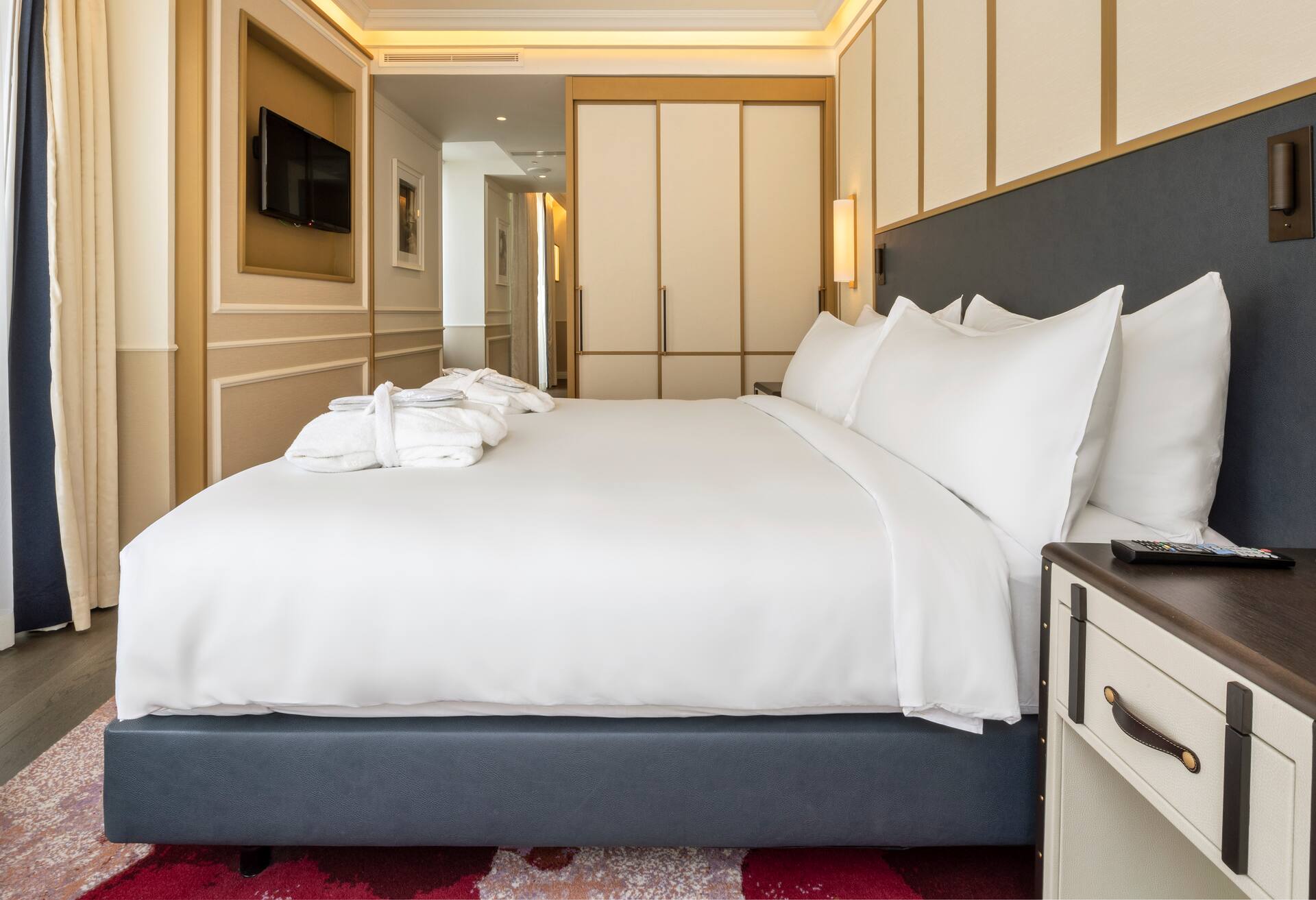 City Corner Suite