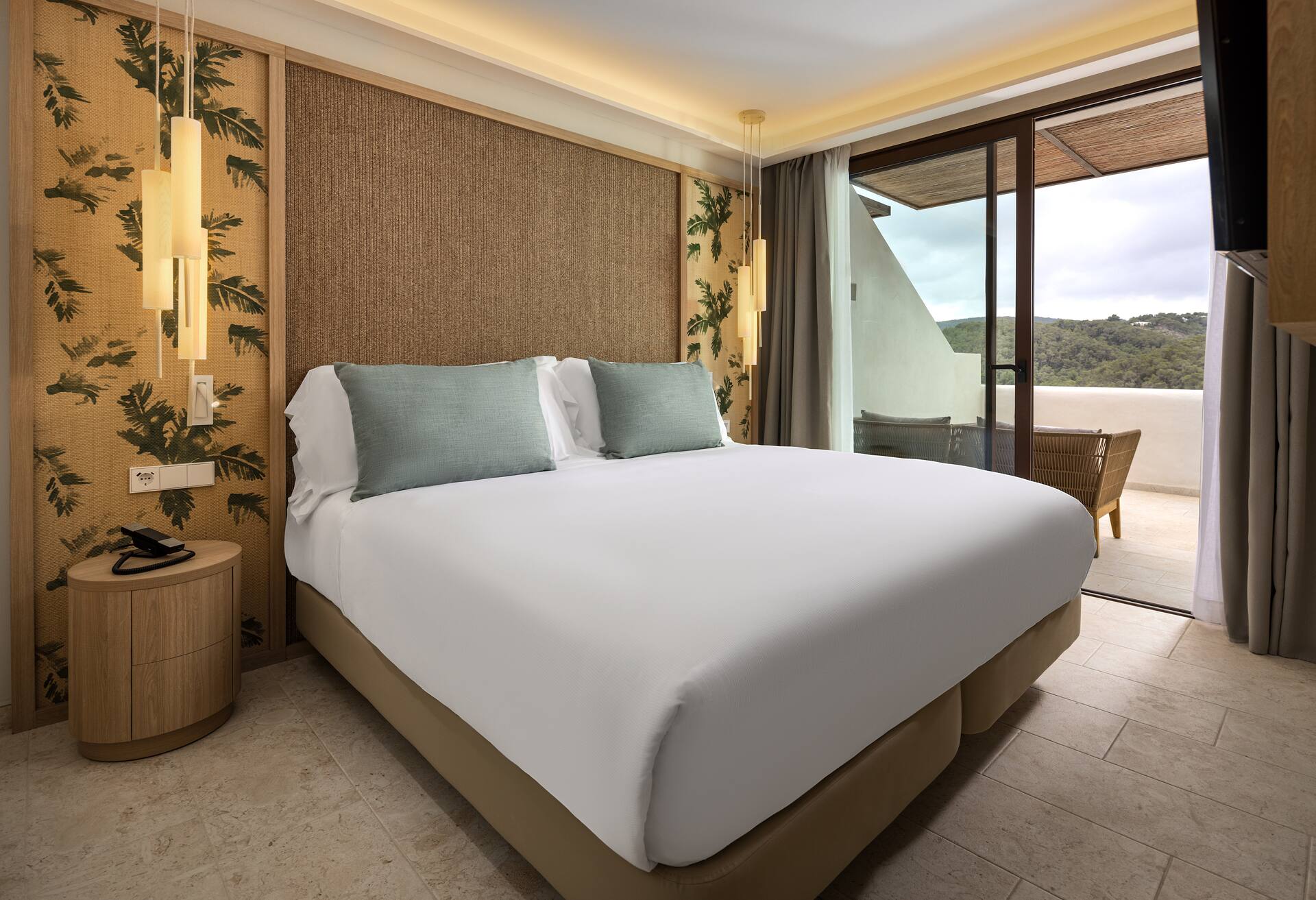 The Club King Junior Suite with Sea View The Club King Junior Suite with Sea View