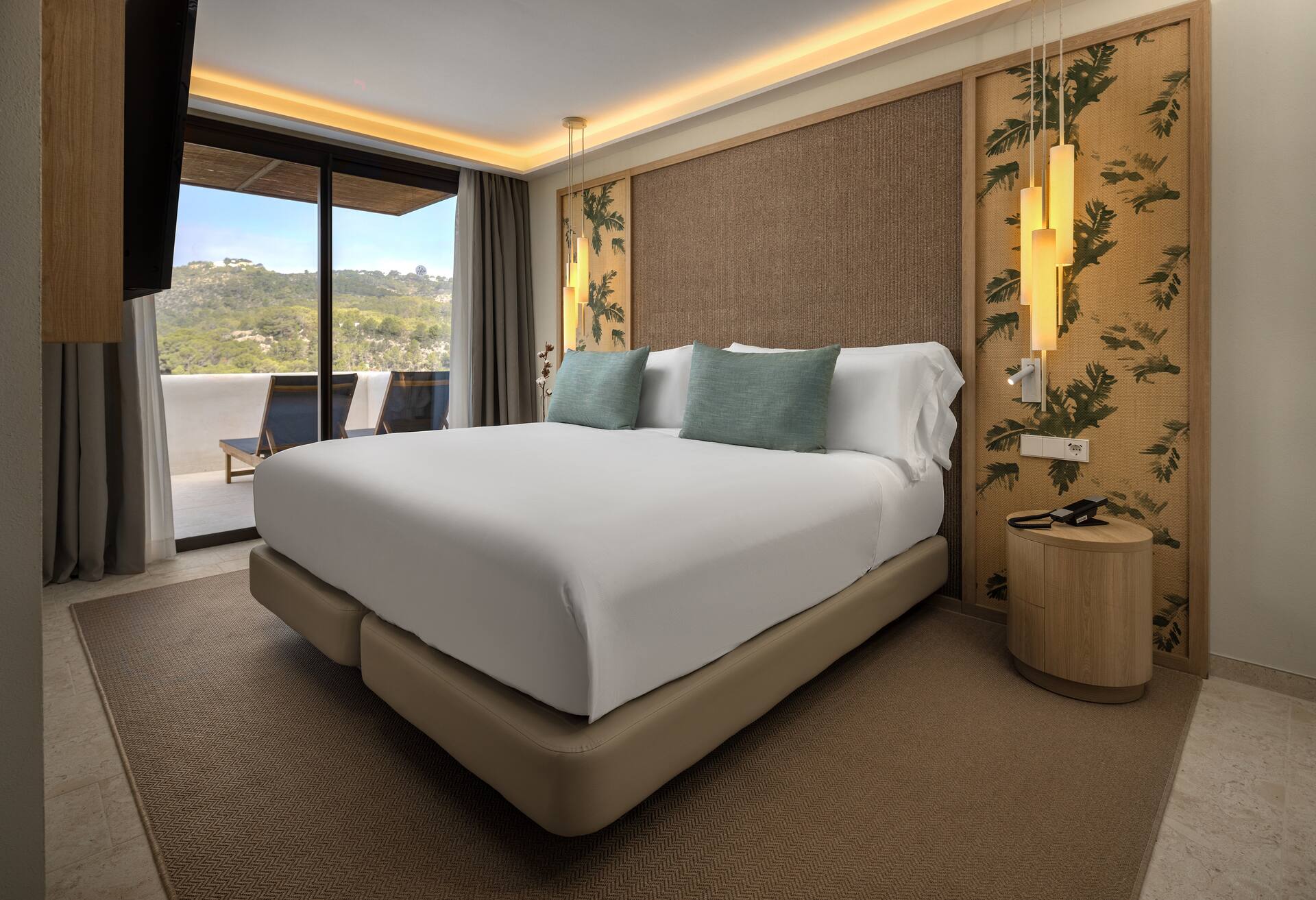 The Club King Junior Suite with Terrace Bath