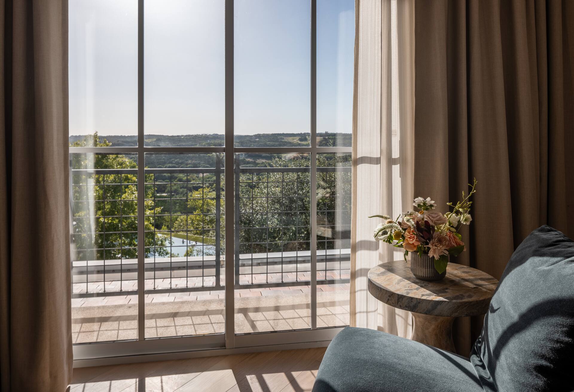 Presidential 1 Bedroom Suite - 1 King Bed thumbnail 5