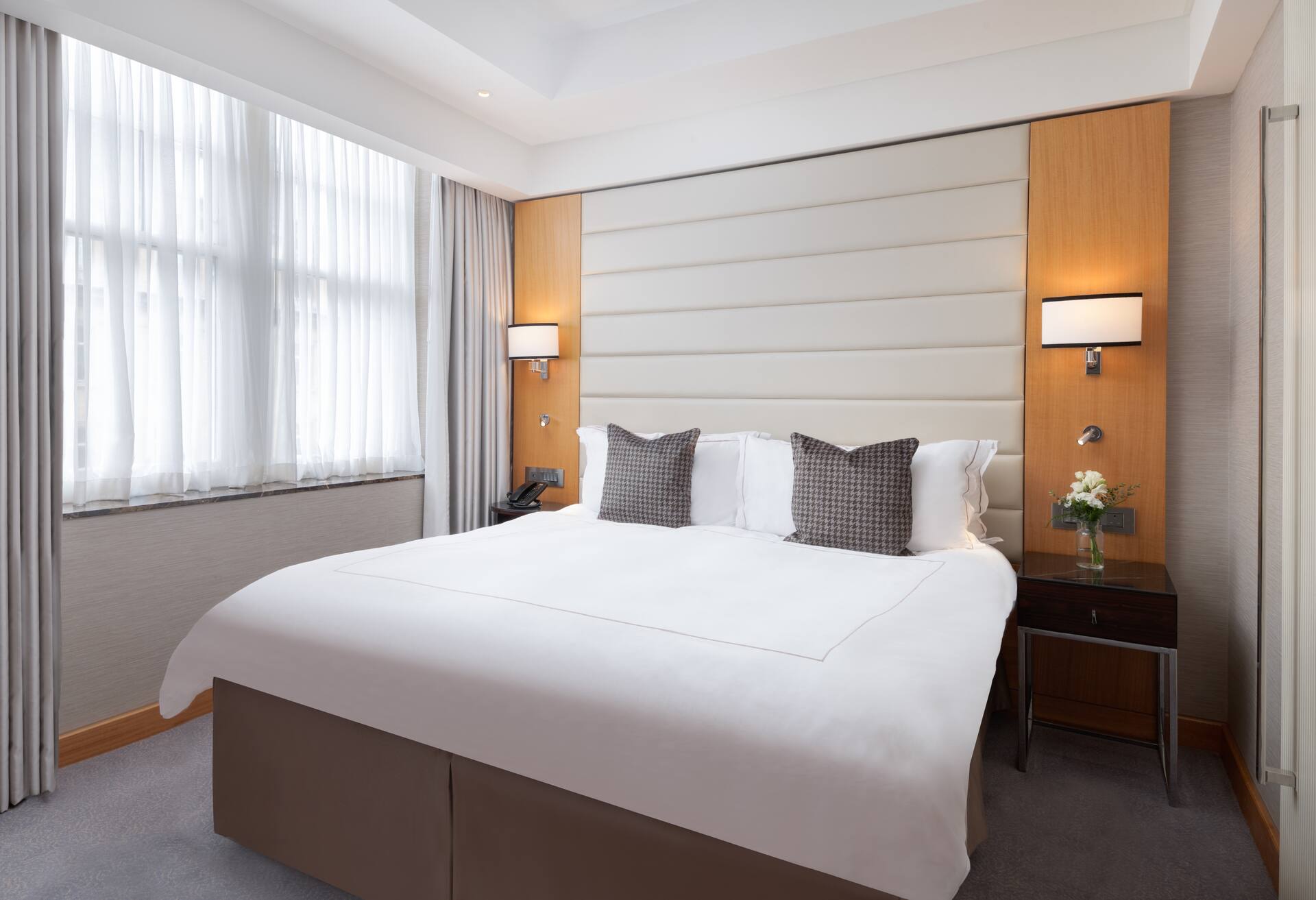 Junior Suite with Lounge Access