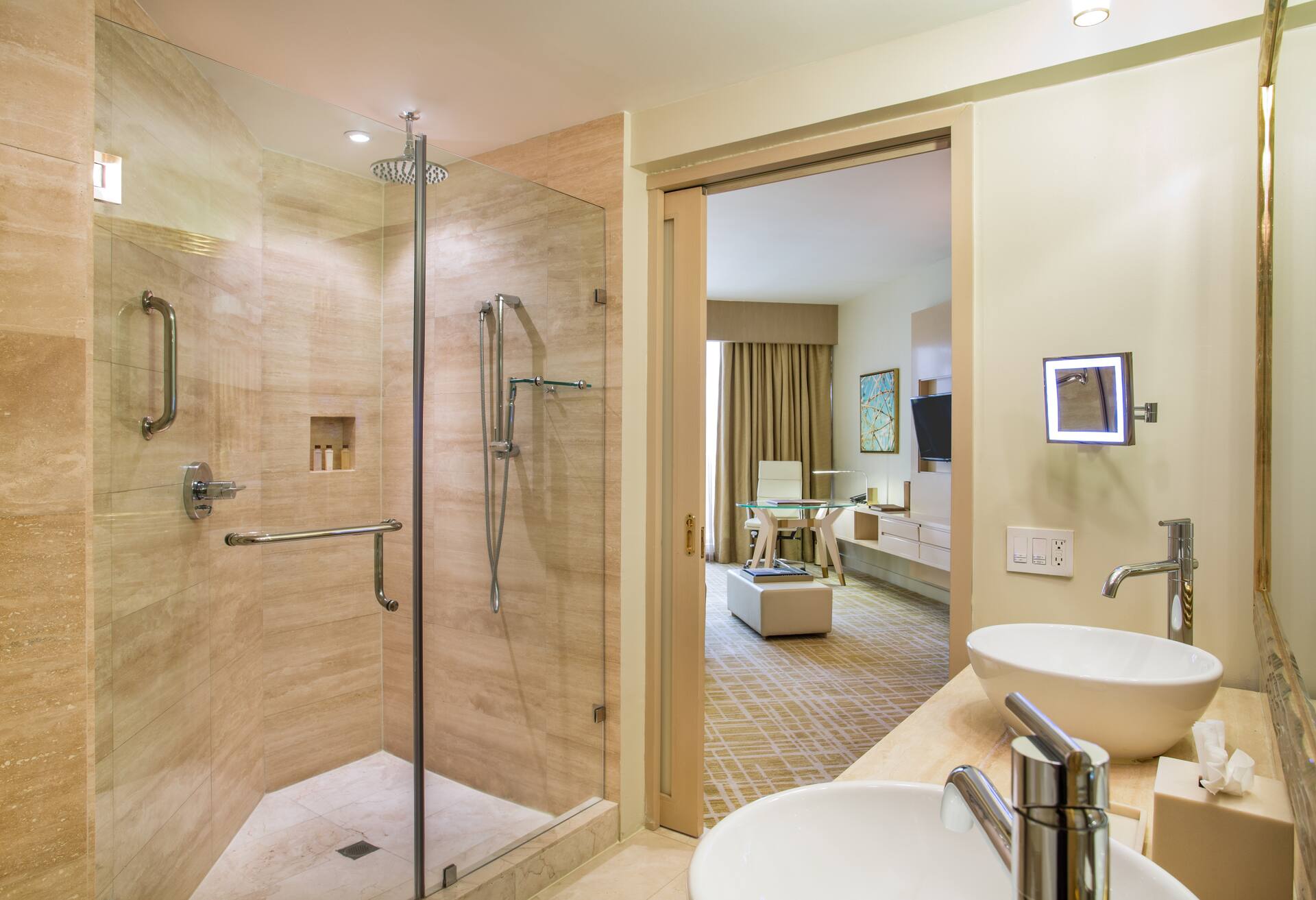 Junior Suite - 1 King Bed