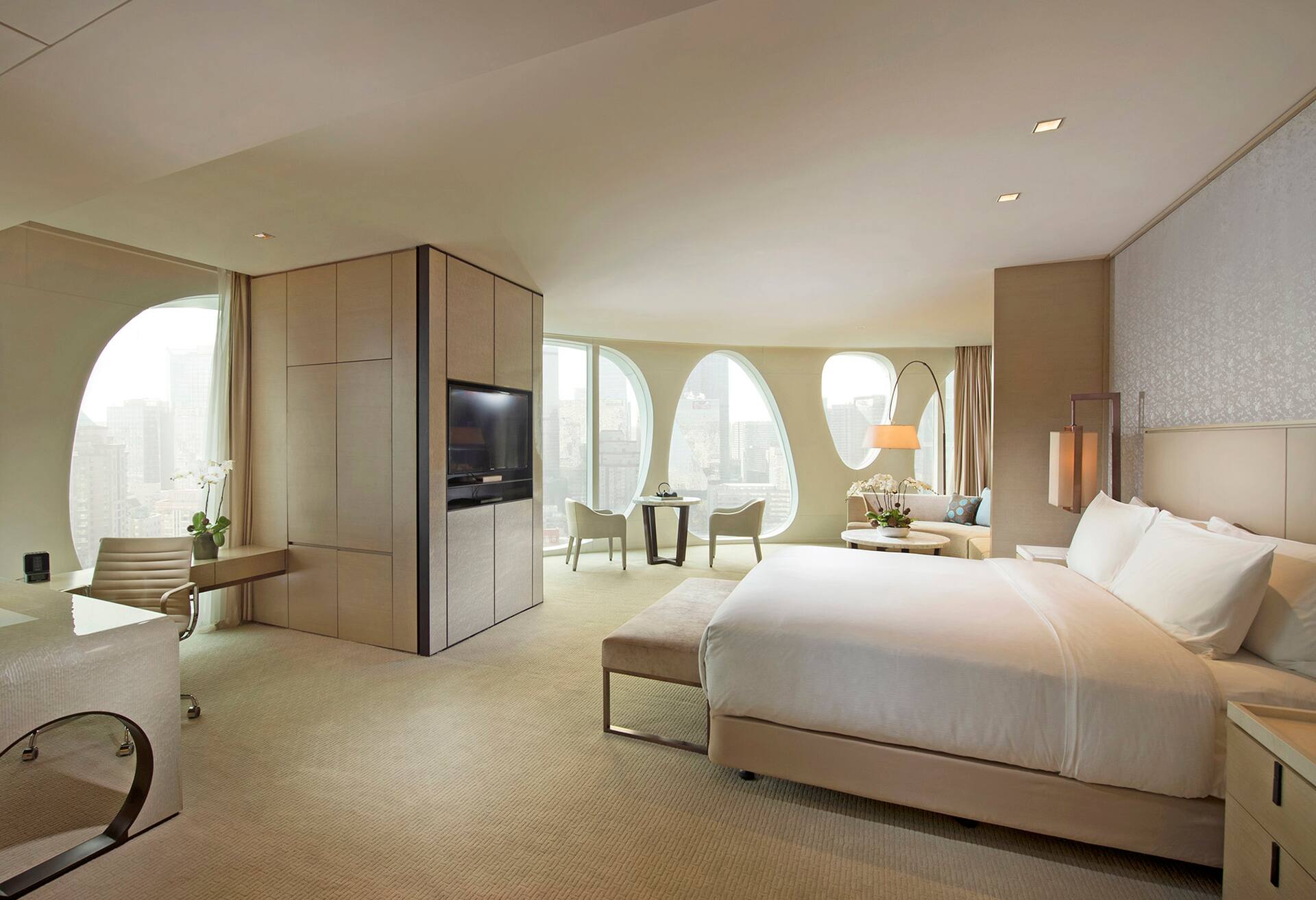 1 King Junior Suite with Exec Lounge Access