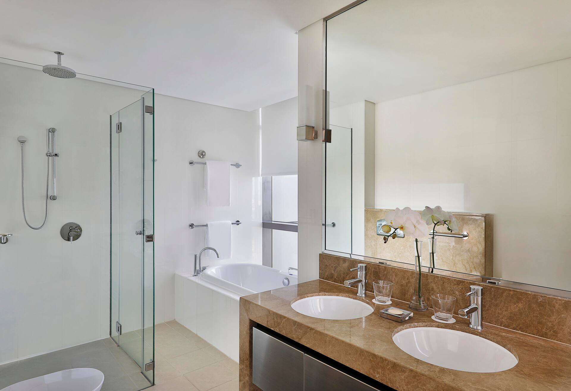 King Three Bedroom Apartment with Sea View photo 2