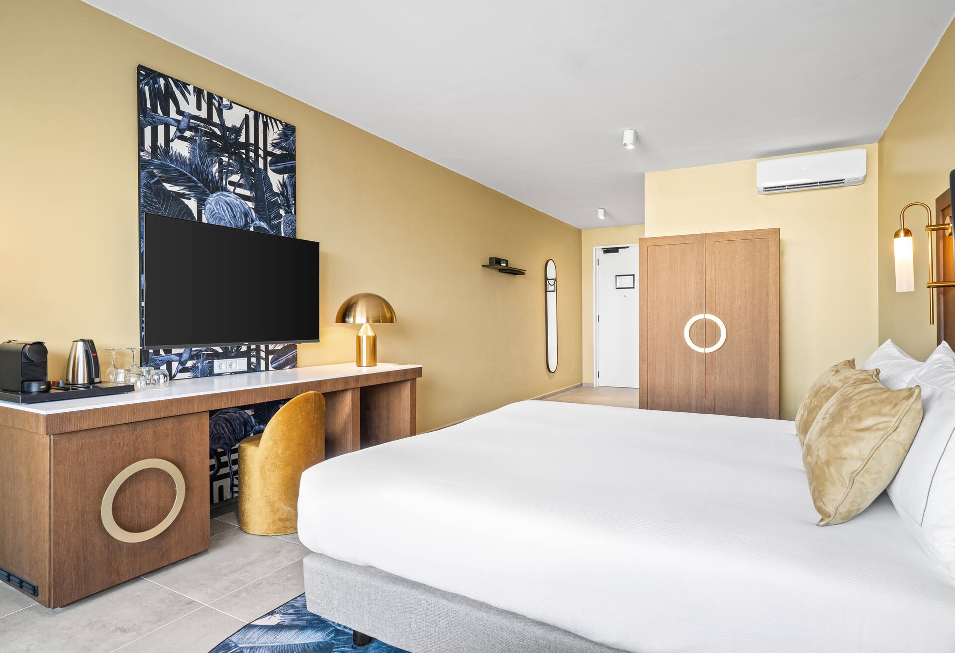 1 King Bed Deluxe Room