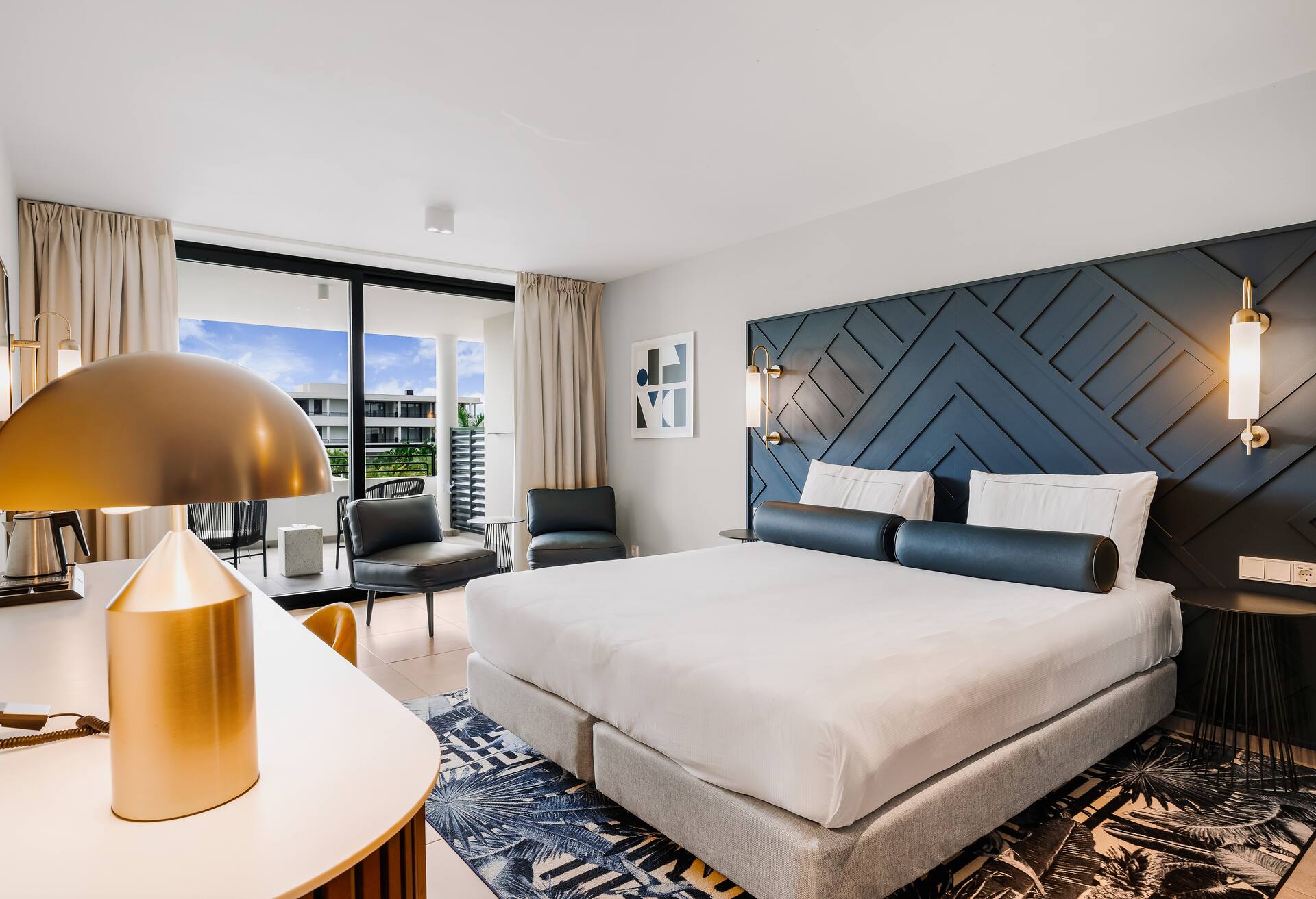 1 King Bed Deluxe Partial Oceanview thumbnail 6