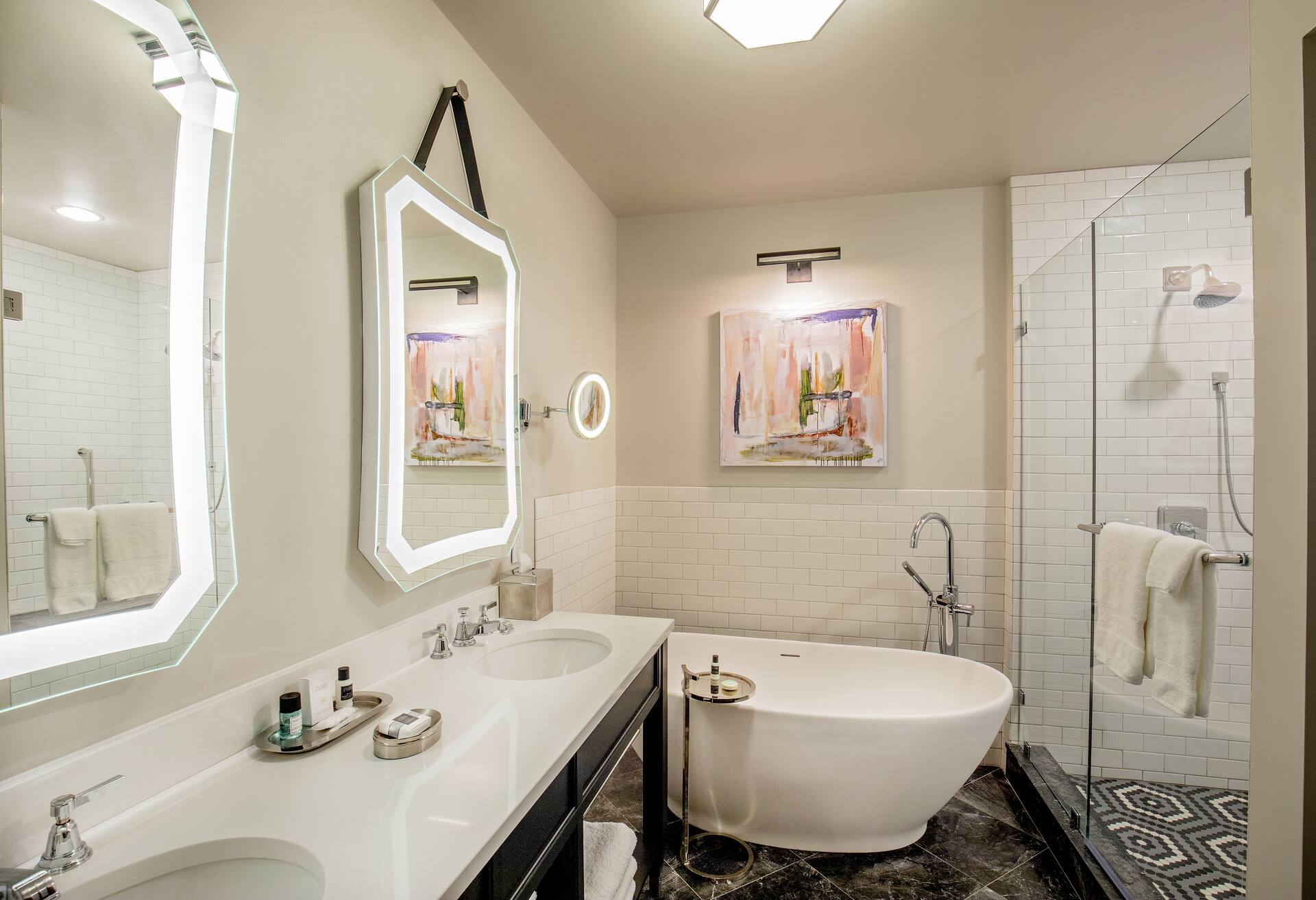 1 King Deluxe Two Room Suite photo 2
