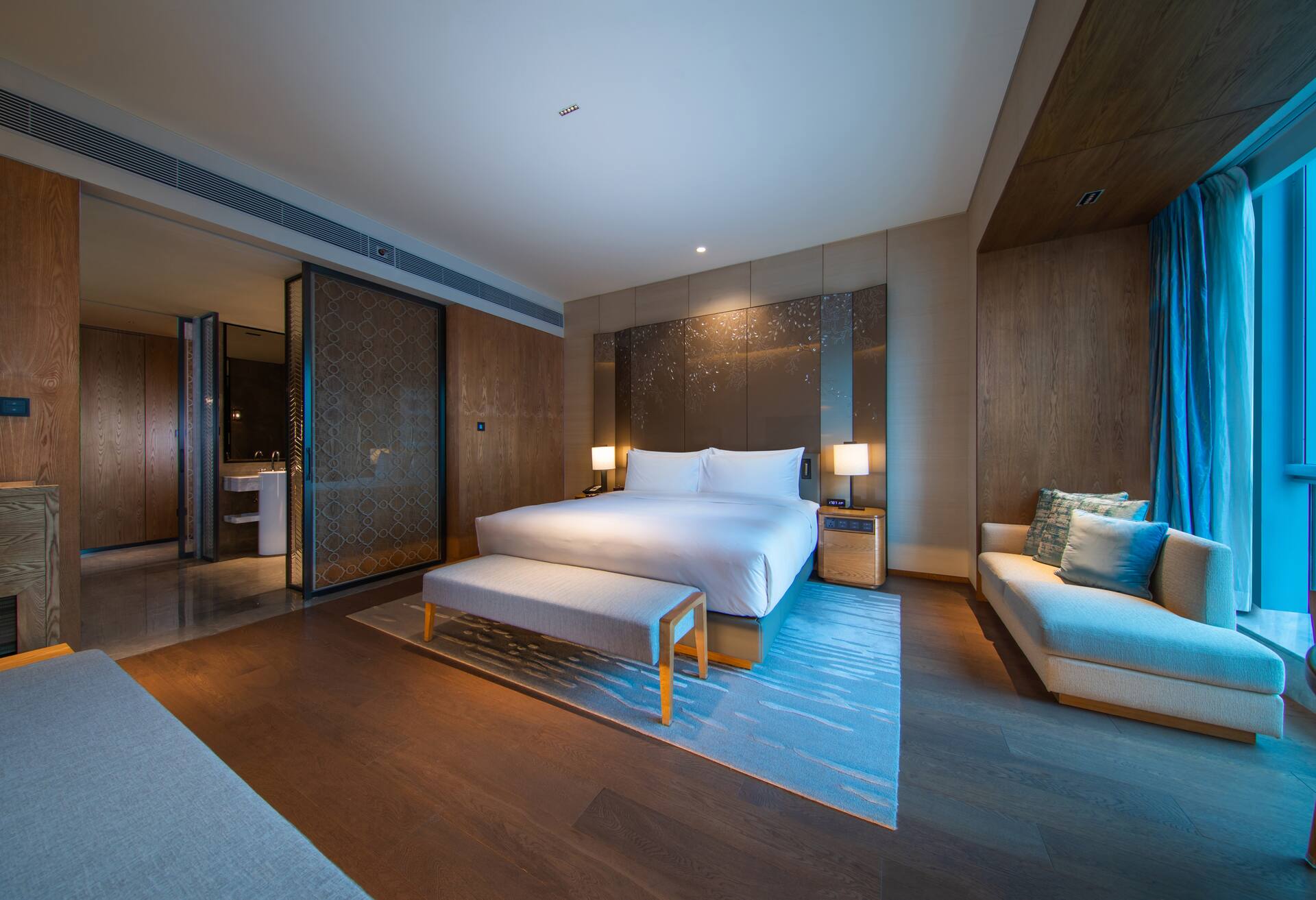 Deluxe Family Room