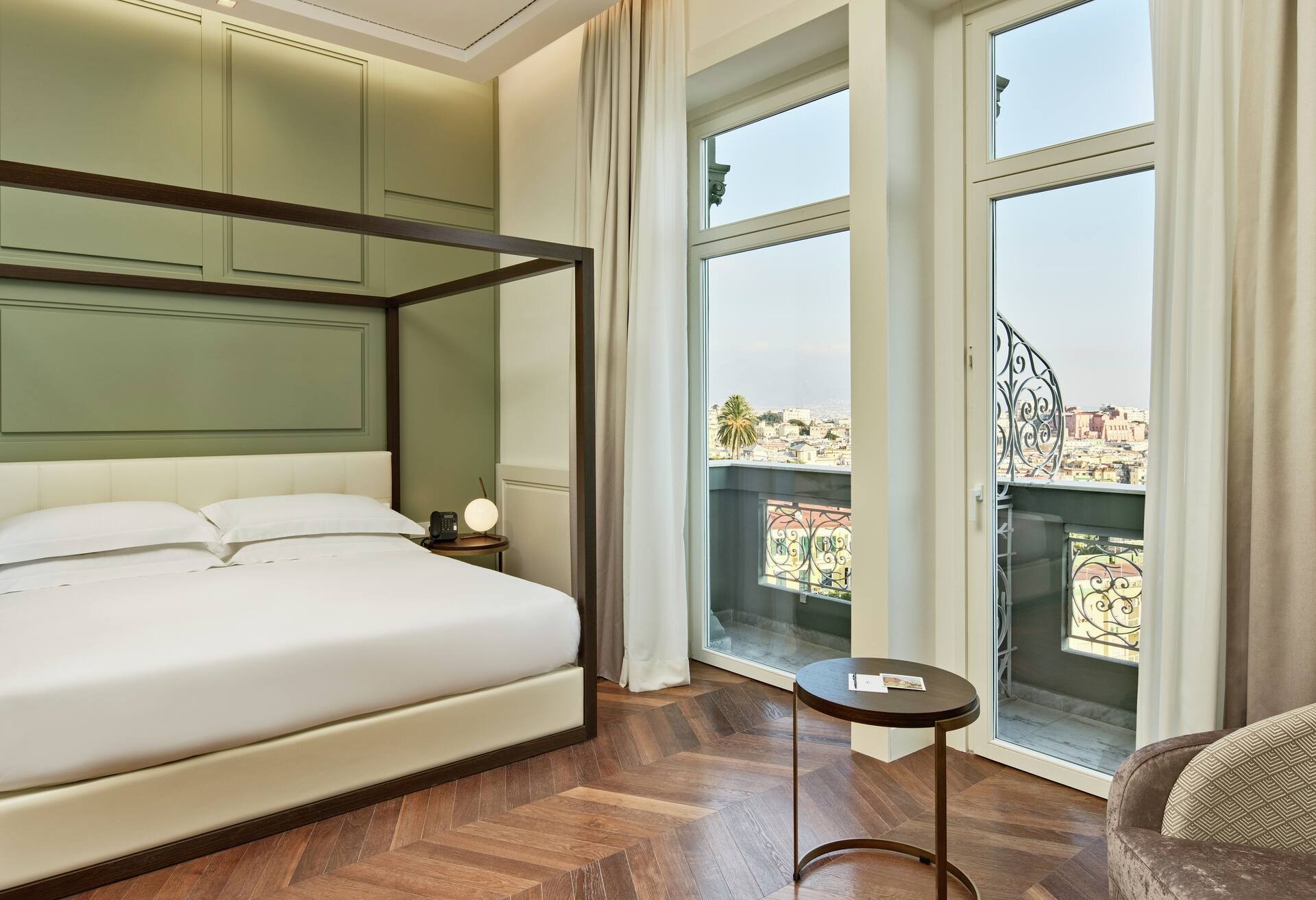 King Junior Suite Donna Regina with Sea View